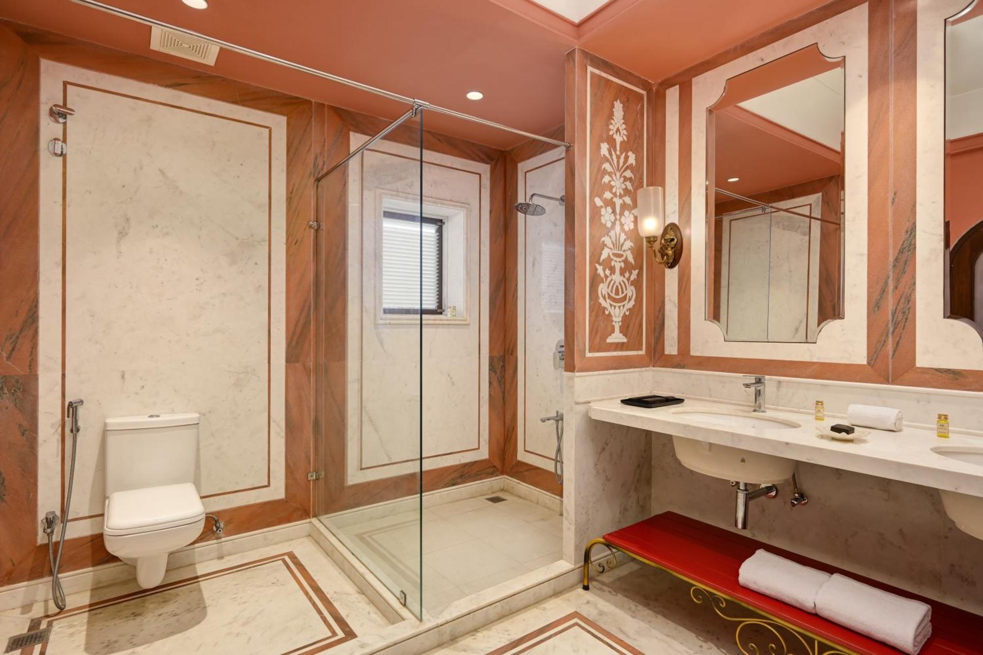 King Room: 15% off on Food, 10 % off on Laundry Service
