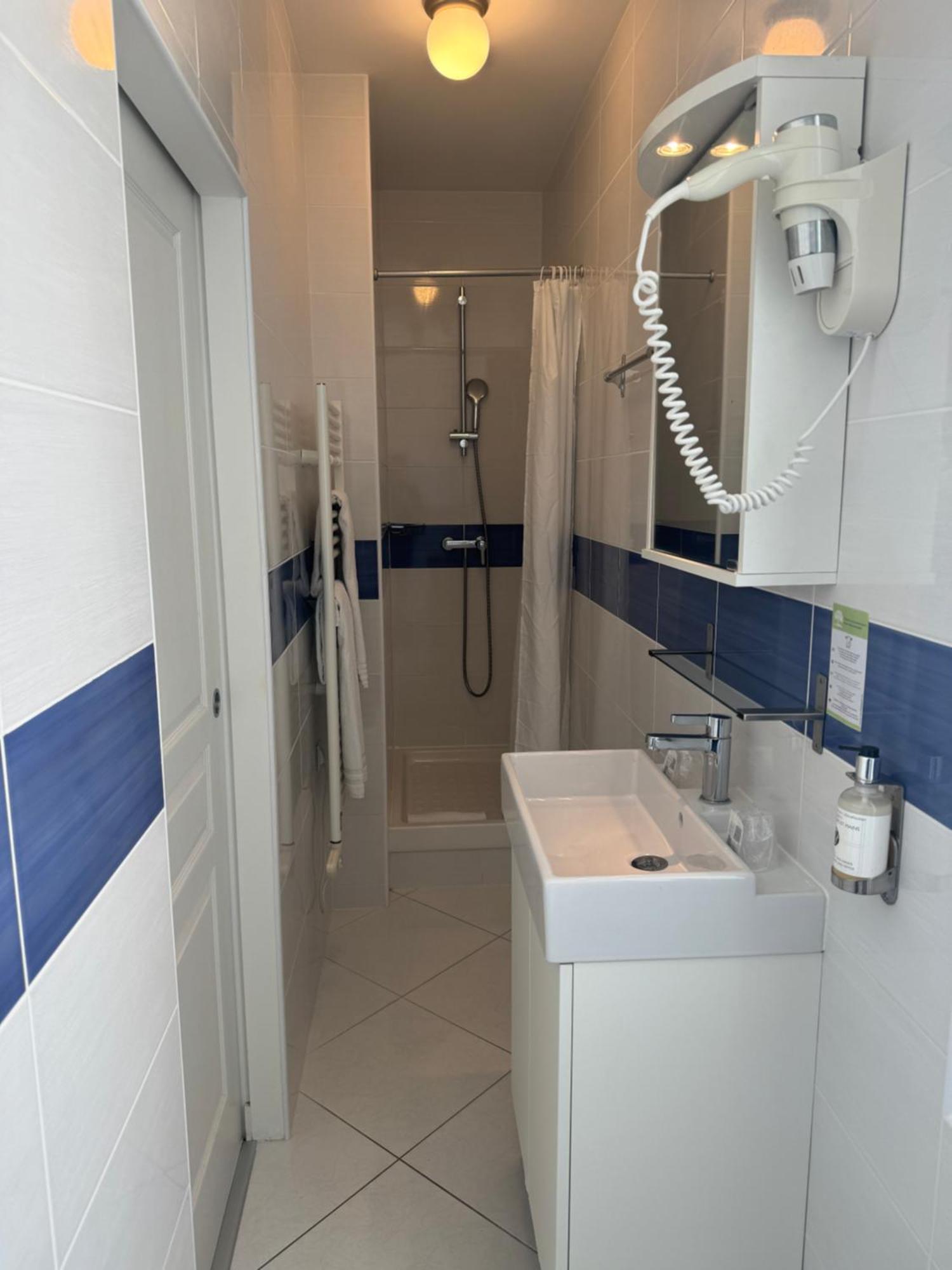 Superior Triple Room 1 double bed & 1 single bed,1758594122:JPEG