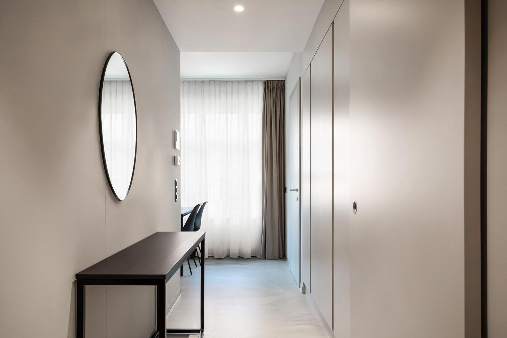 One-Bedroom Apartment Balcony,1618444337:JPEG