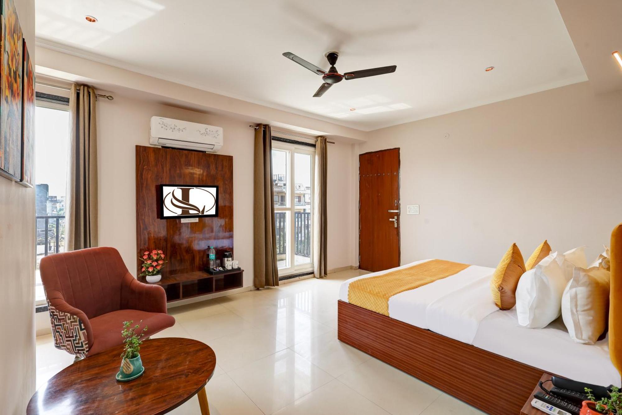 Superior King Room