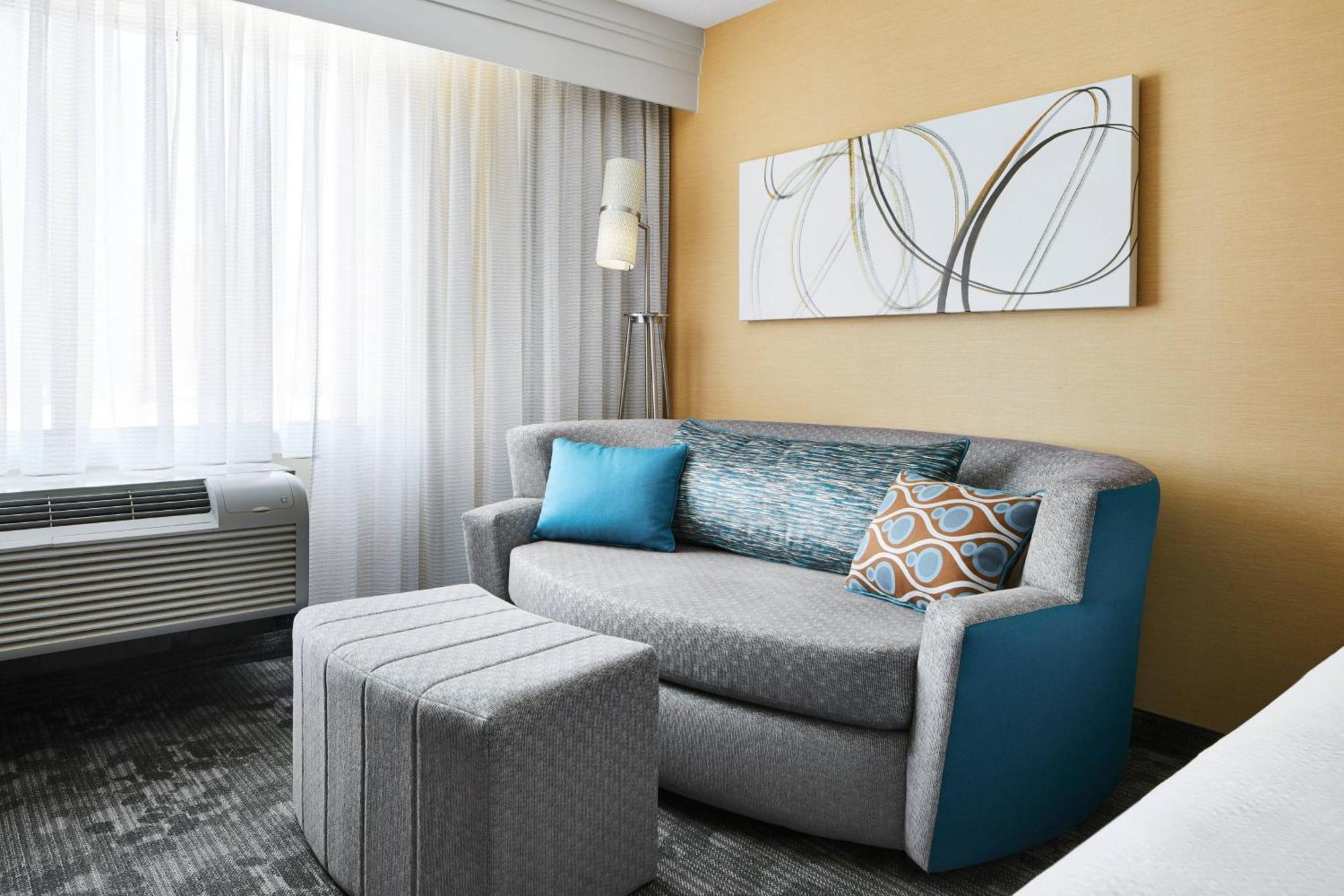 King Room with One Kind bed and Sofa Bed