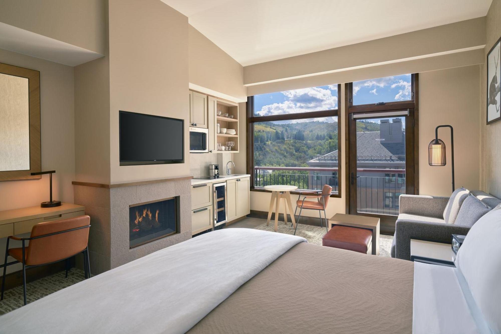 Studio Suite with Fireplace