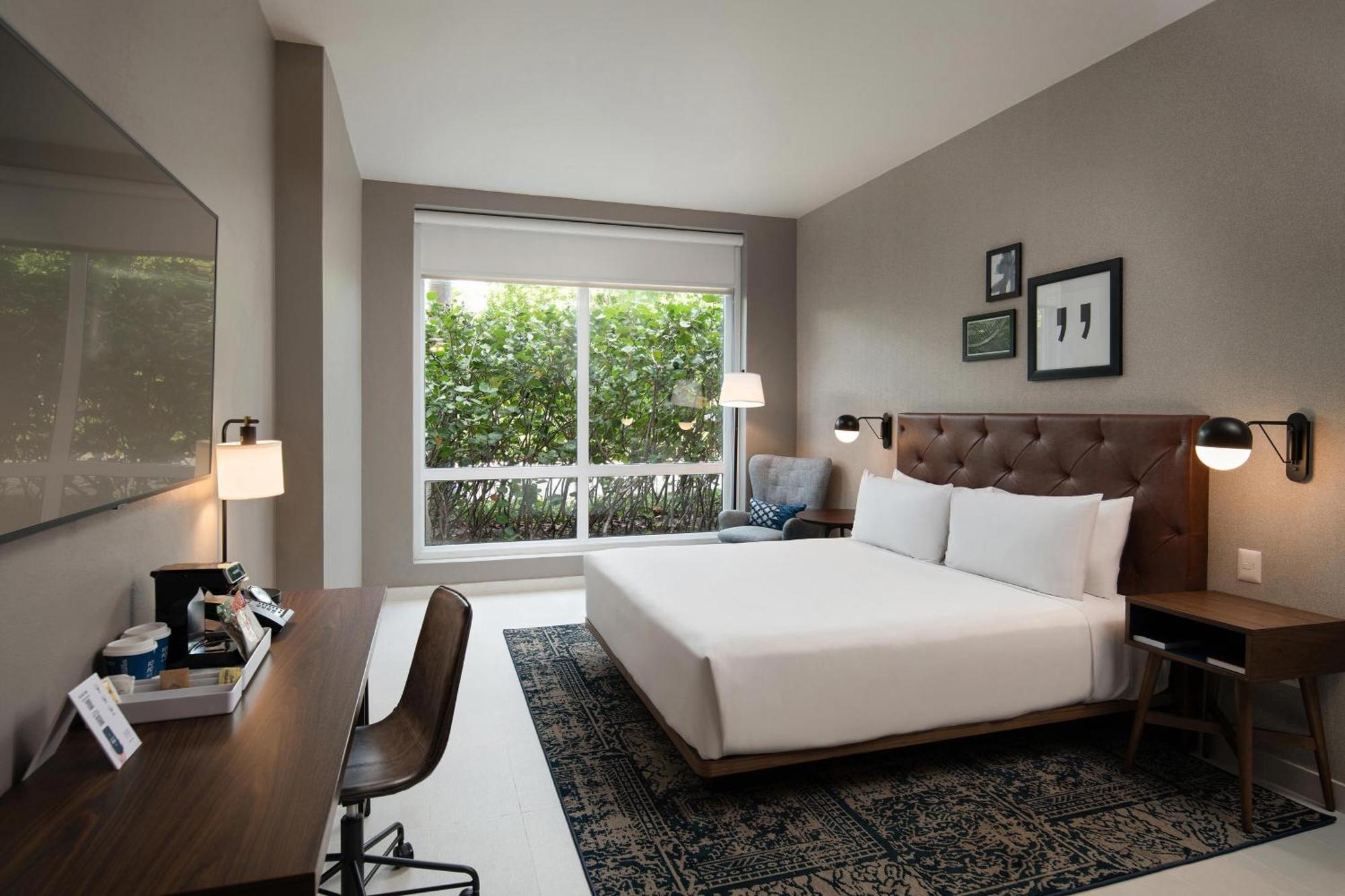 Traditional, Guest room, 1 King,1632255631:JPEG