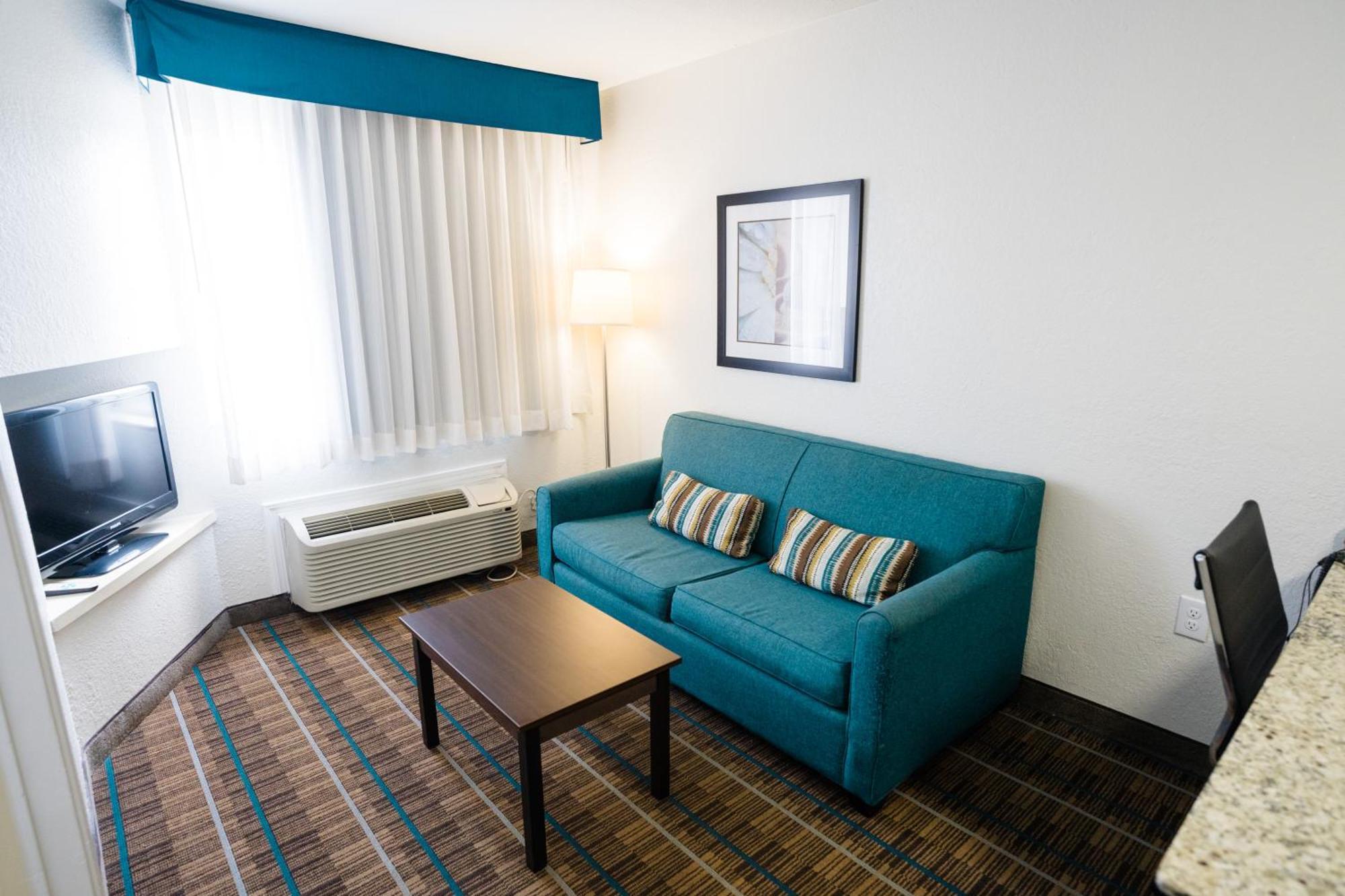 King Suite - Accessible/Non-Smoking