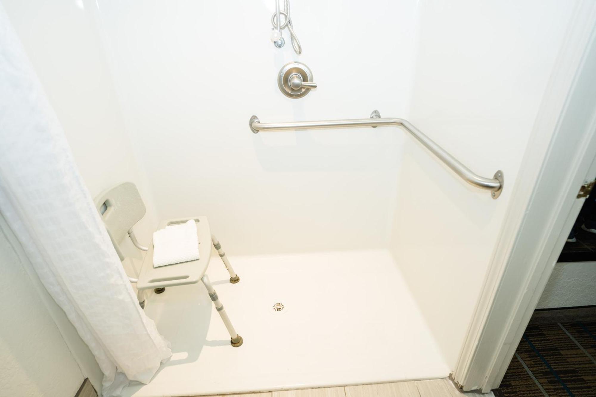 Suite - Disability Access/Non-Smoking