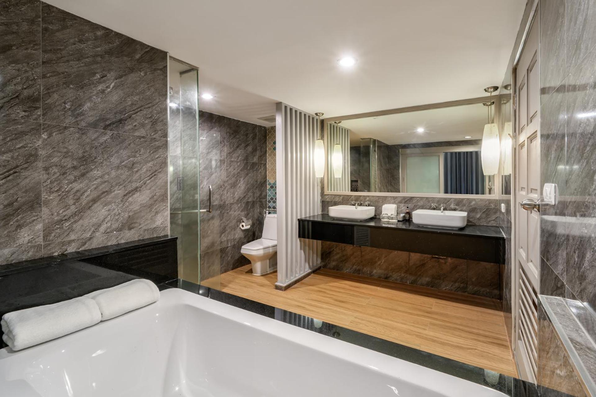 Grand Deluxe 2 Bedroom Family Suite