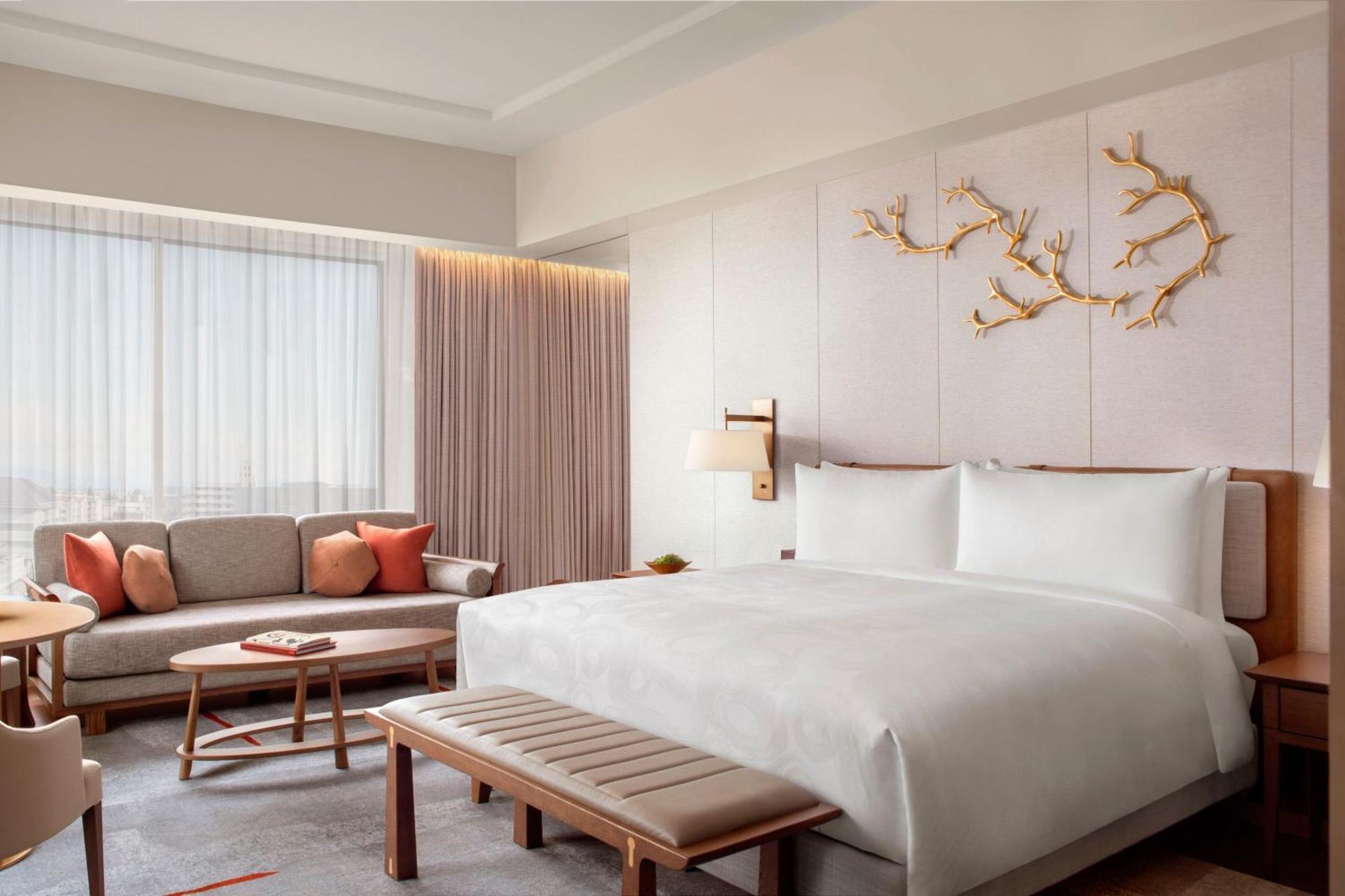 Griffin Junior Suite, Junior Suite, 1 King, Sofa bed, City view