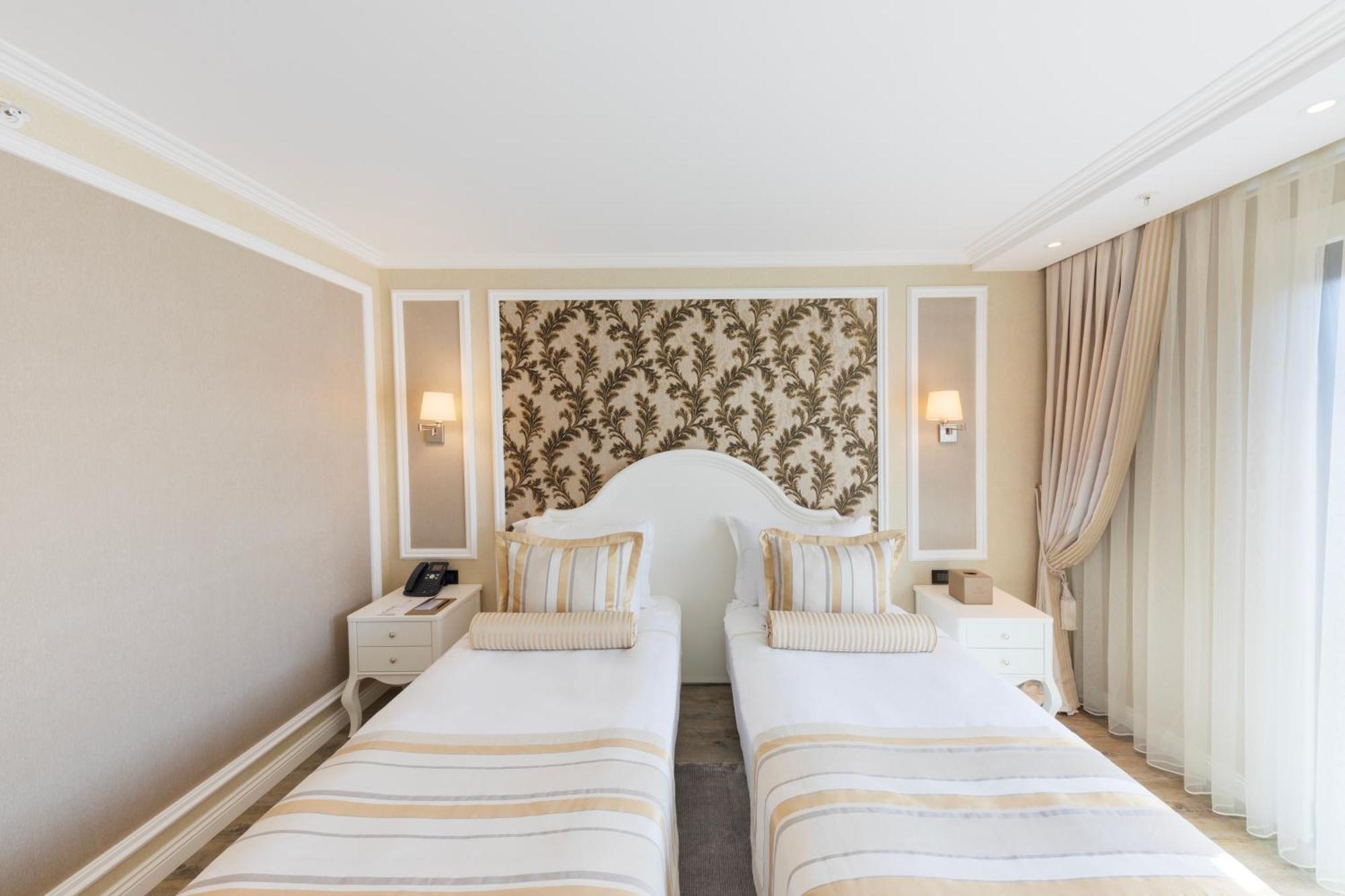 Deluxe Double or Twin Room,1618894163:JPEG
