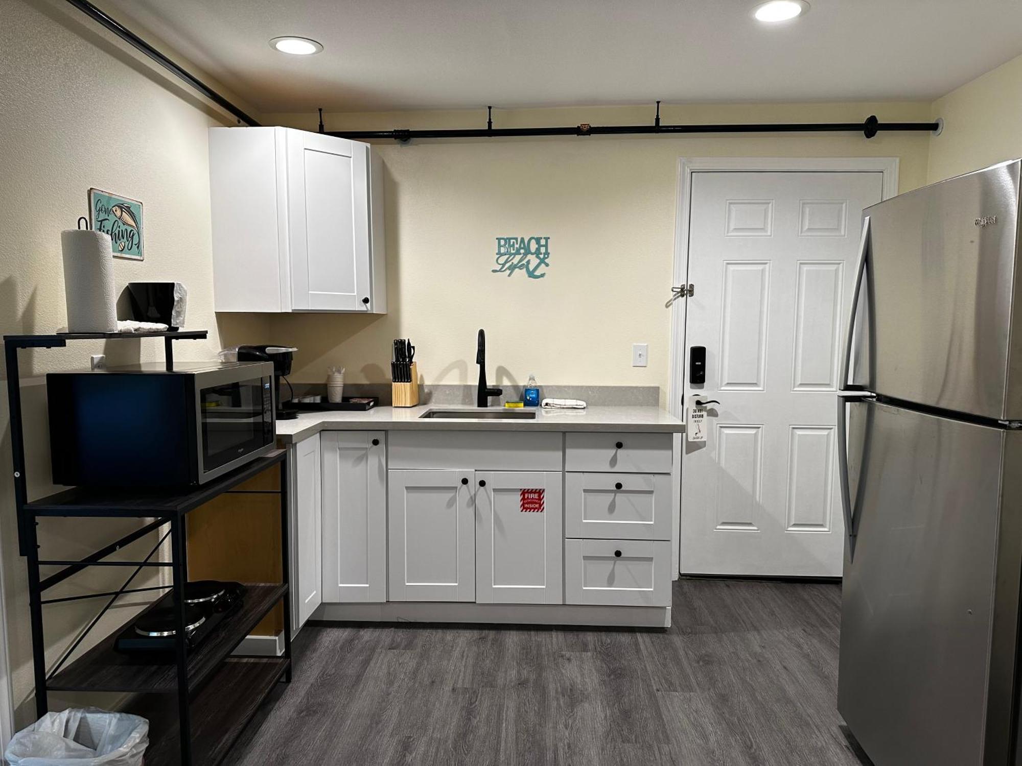 One Bedroom Queen Suite