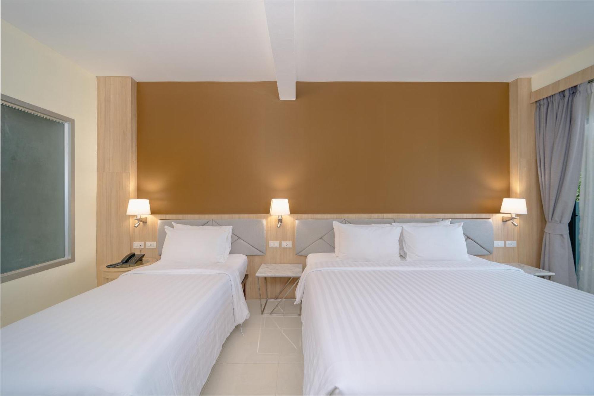 Grand Deluxe Triple Room Balcony