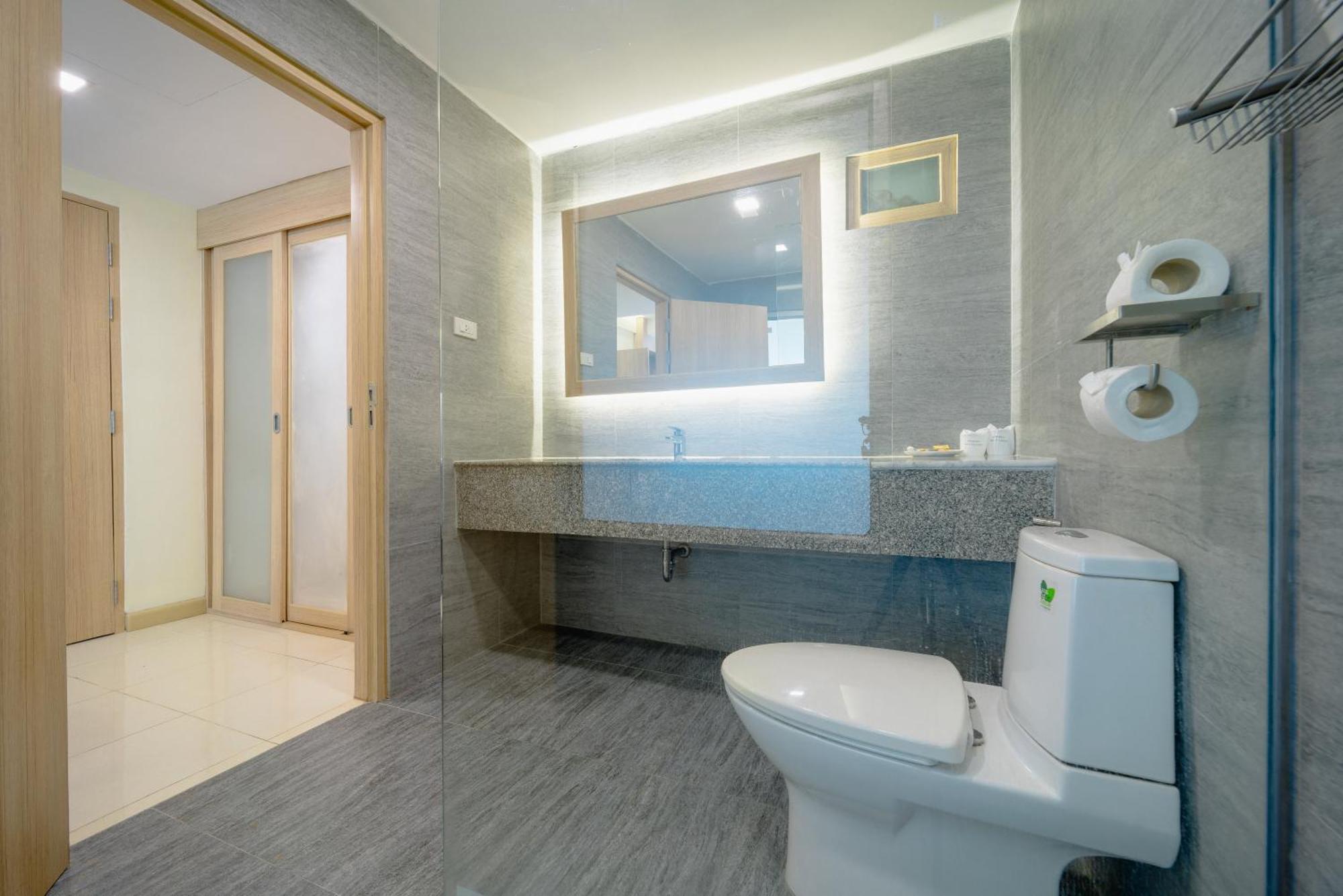 Grand Deluxe Triple Room Balcony