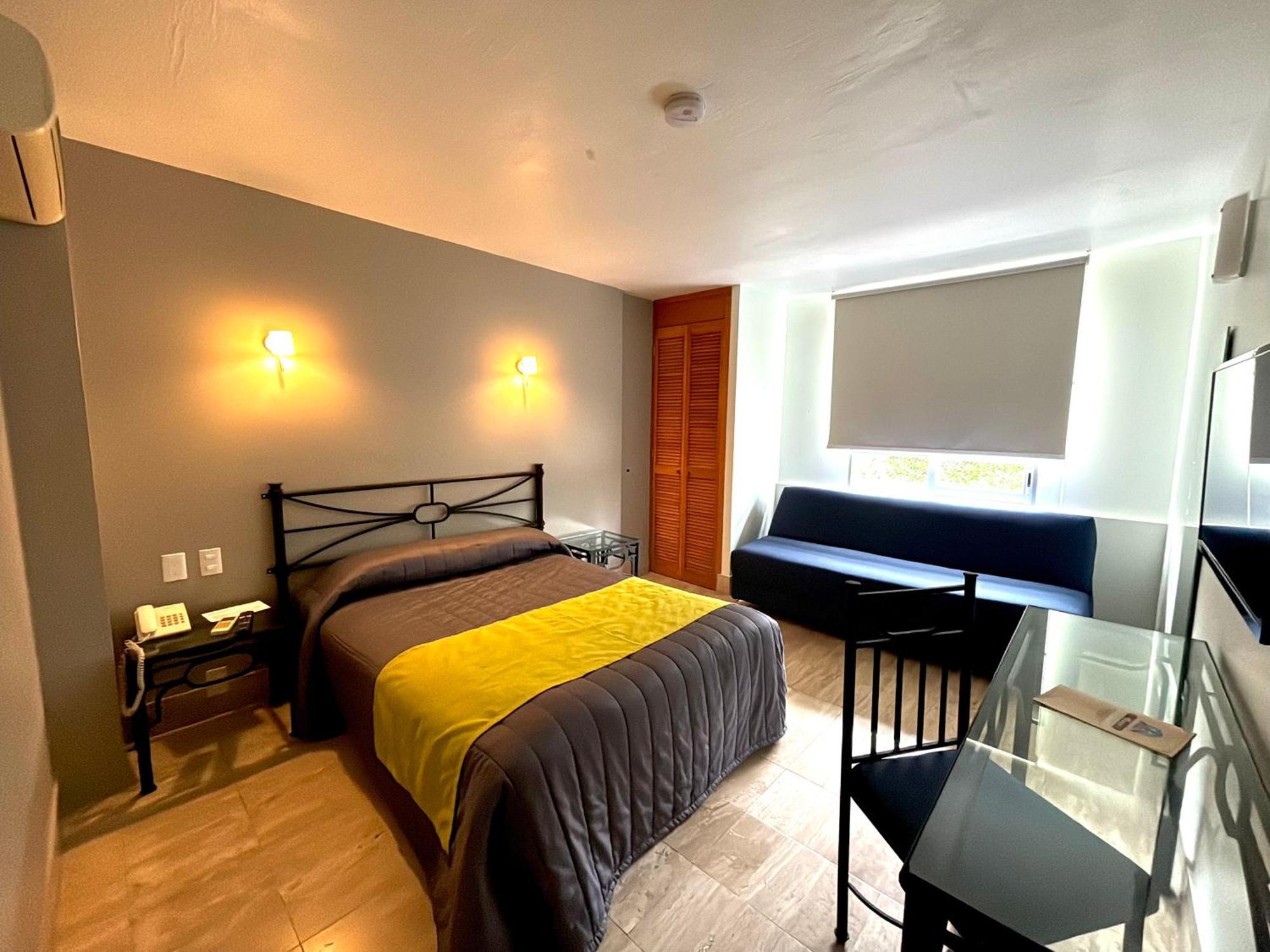 Deluxe Double Room (2 Adults + 1 Child)