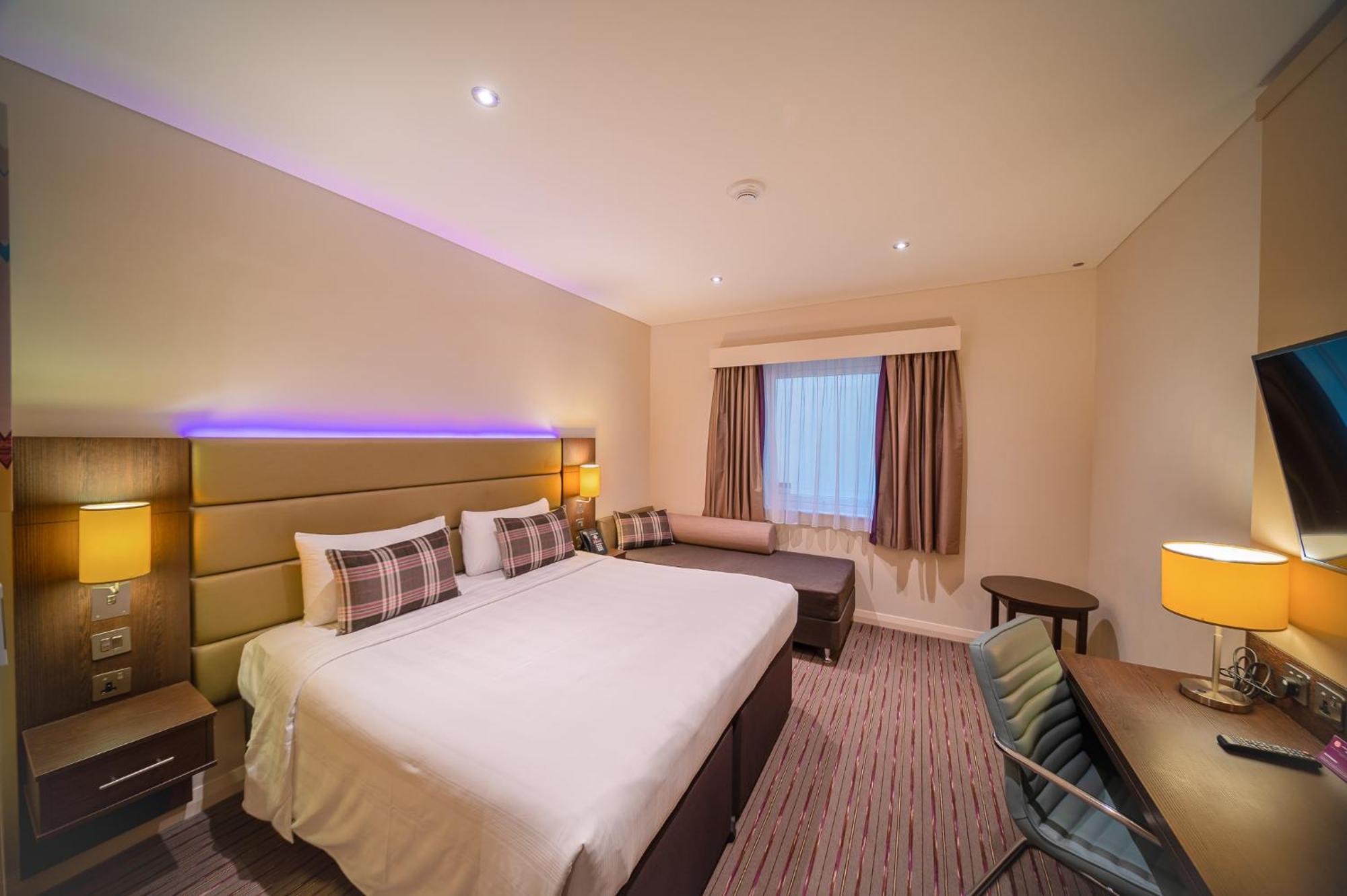 Non-Smoking Double Room,1531071466:JPEG
