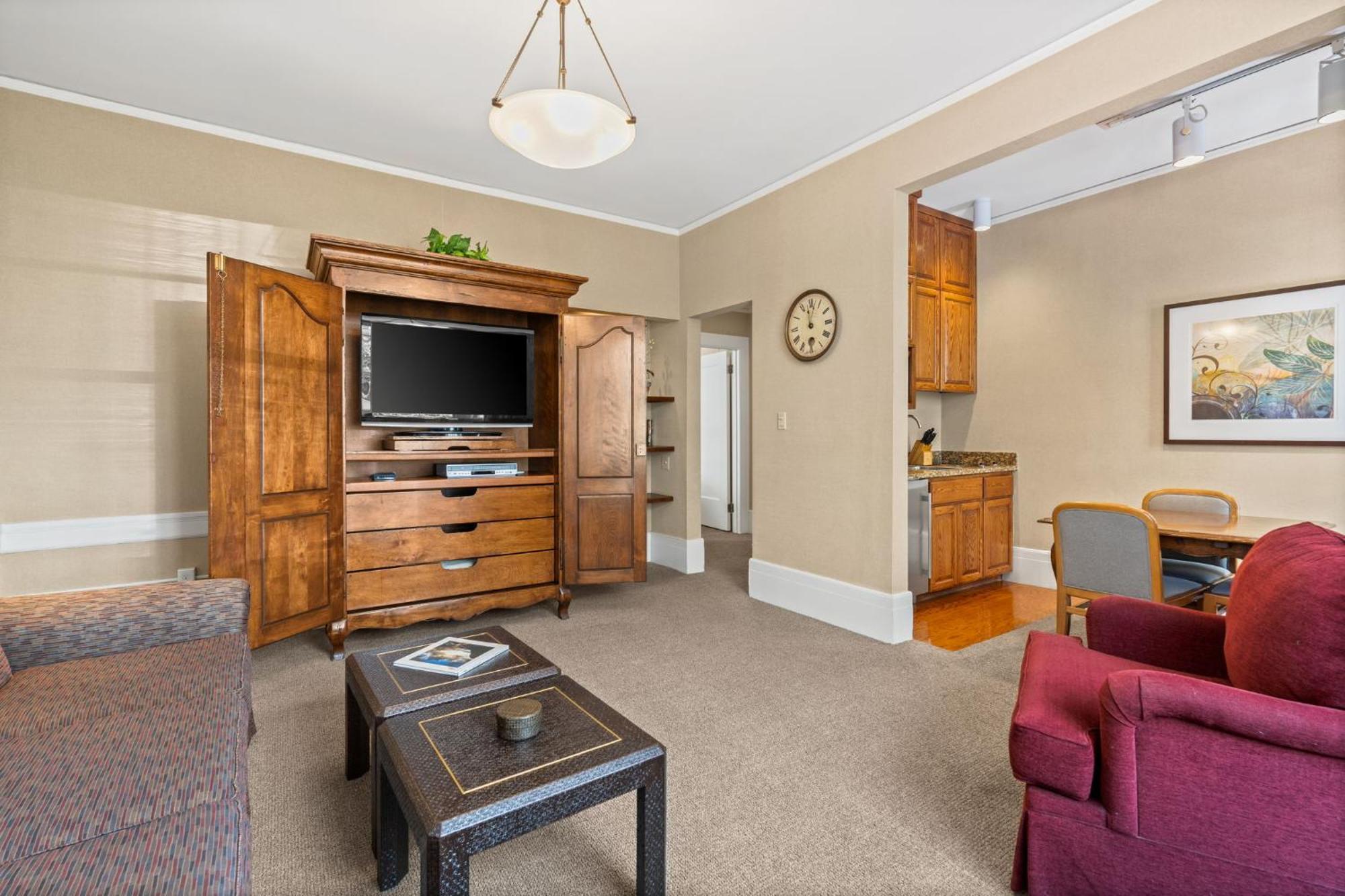 One-Bedroom Apartment
