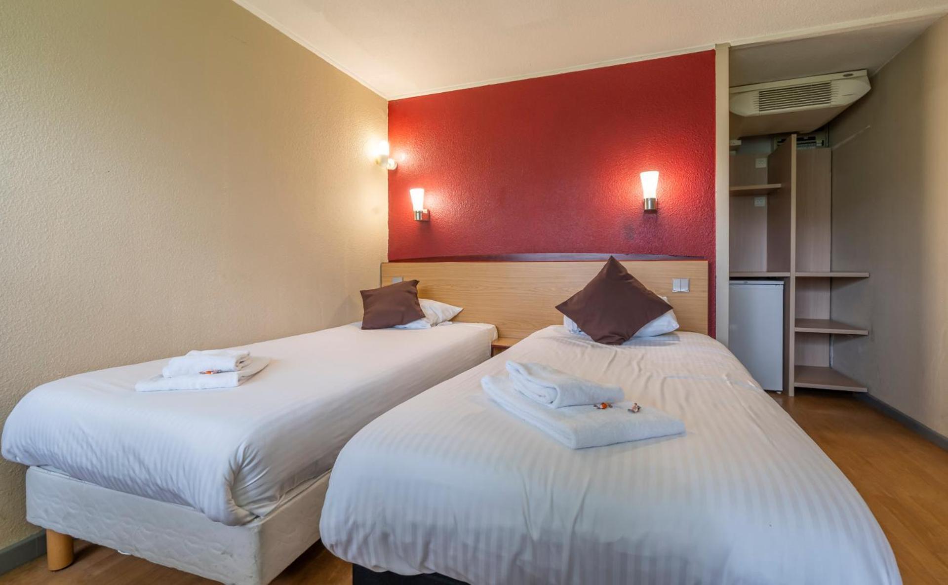 Superior Room Twin daily cleaning