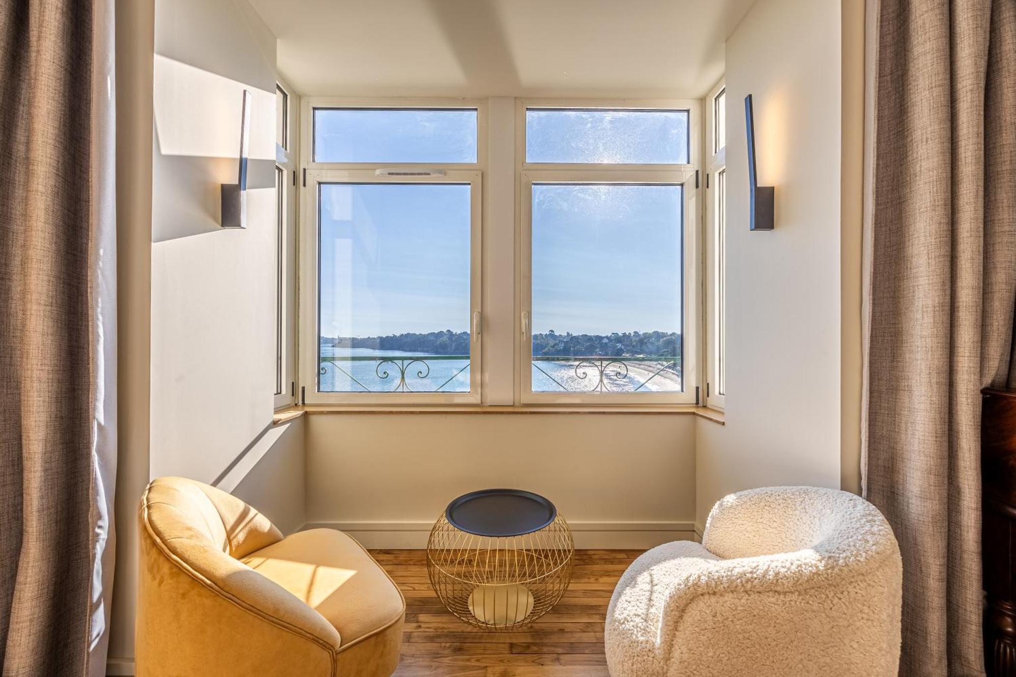 Deluxe Suite with Sea View