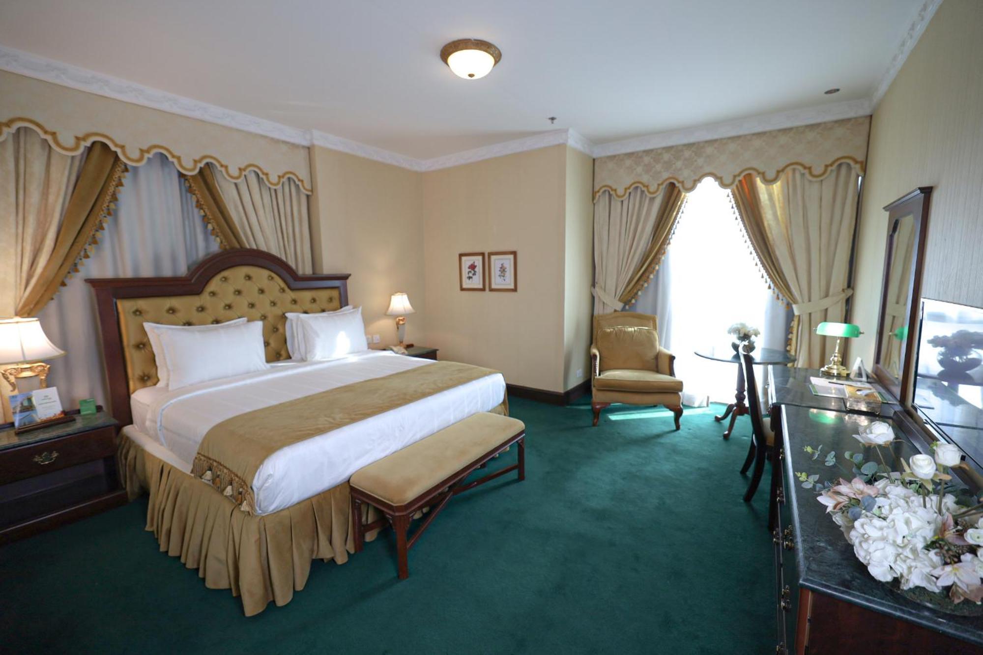 Deluxe Suite