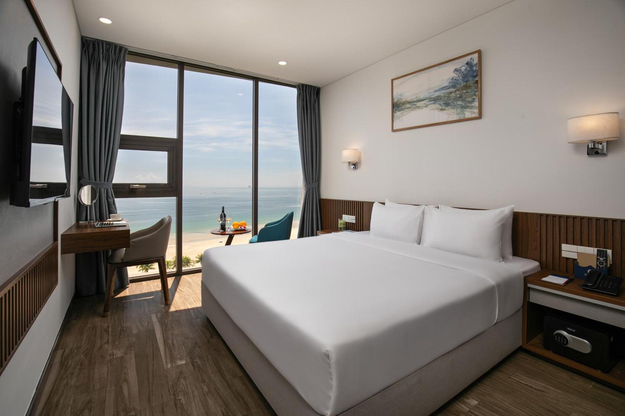 Executive Suite Ocean View with Bathtub