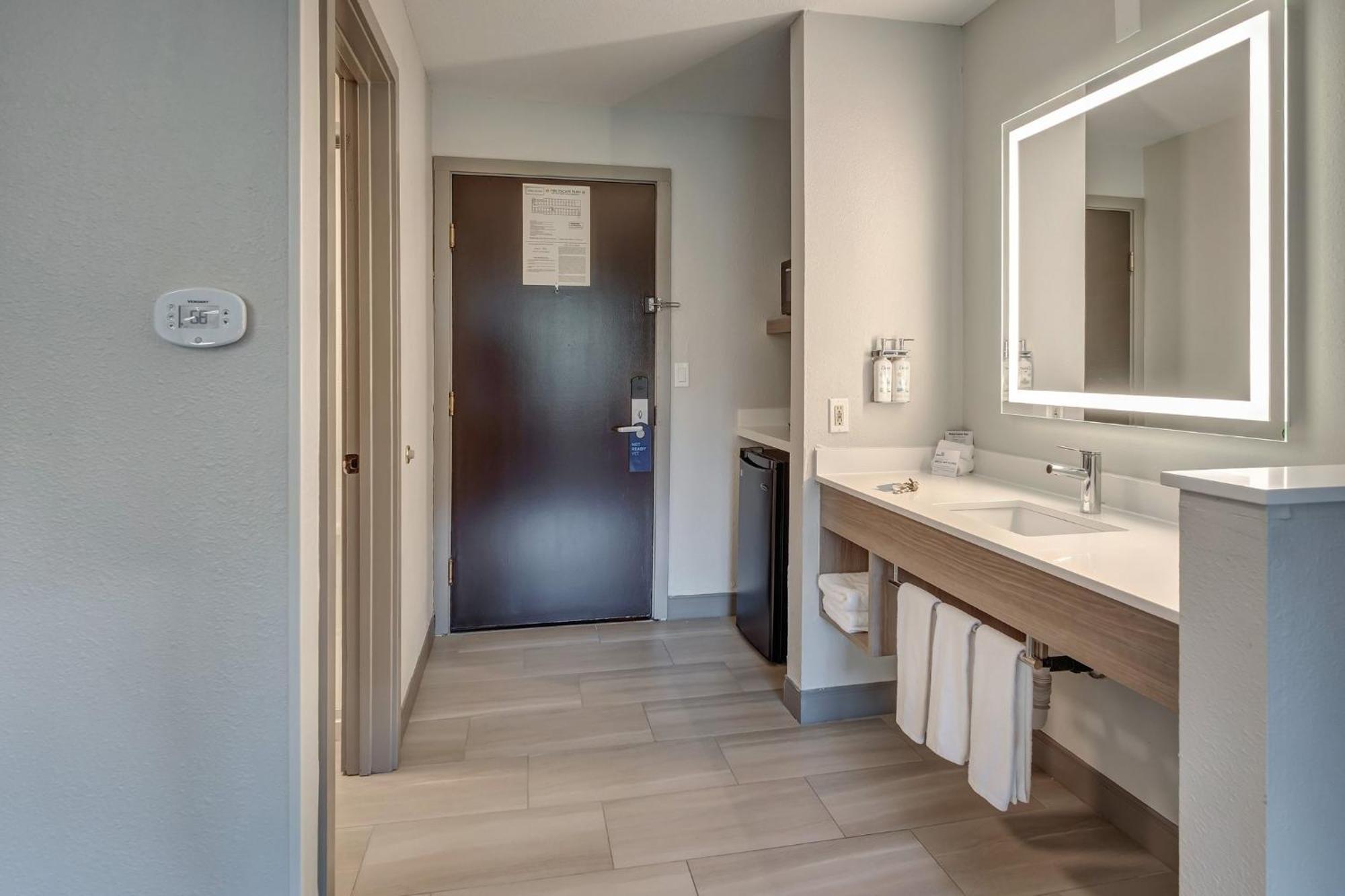 One-Bedroom Suite
