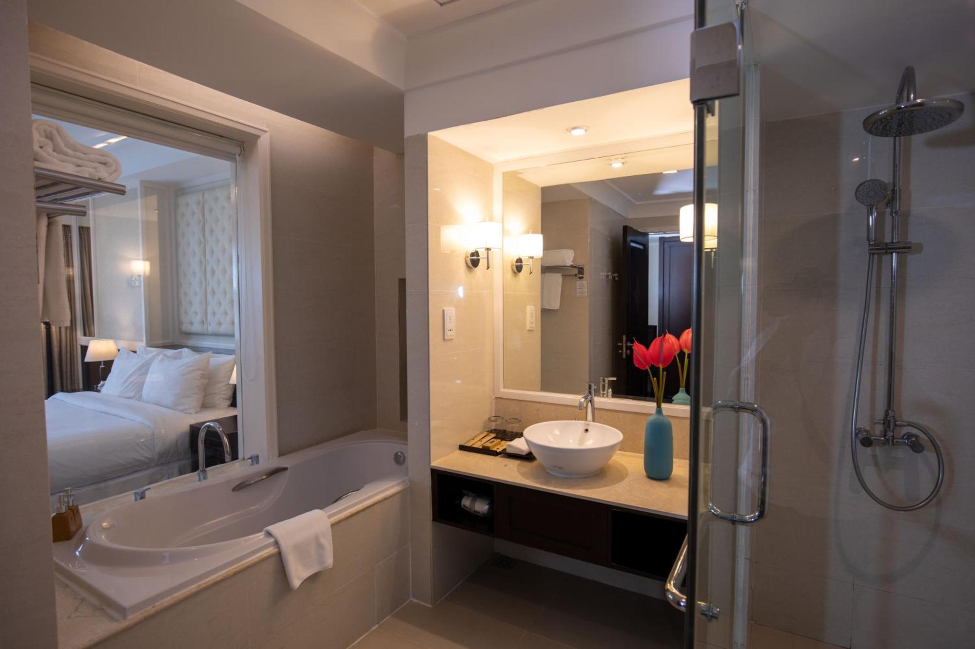 Deluxe Double or Twin Room with City View