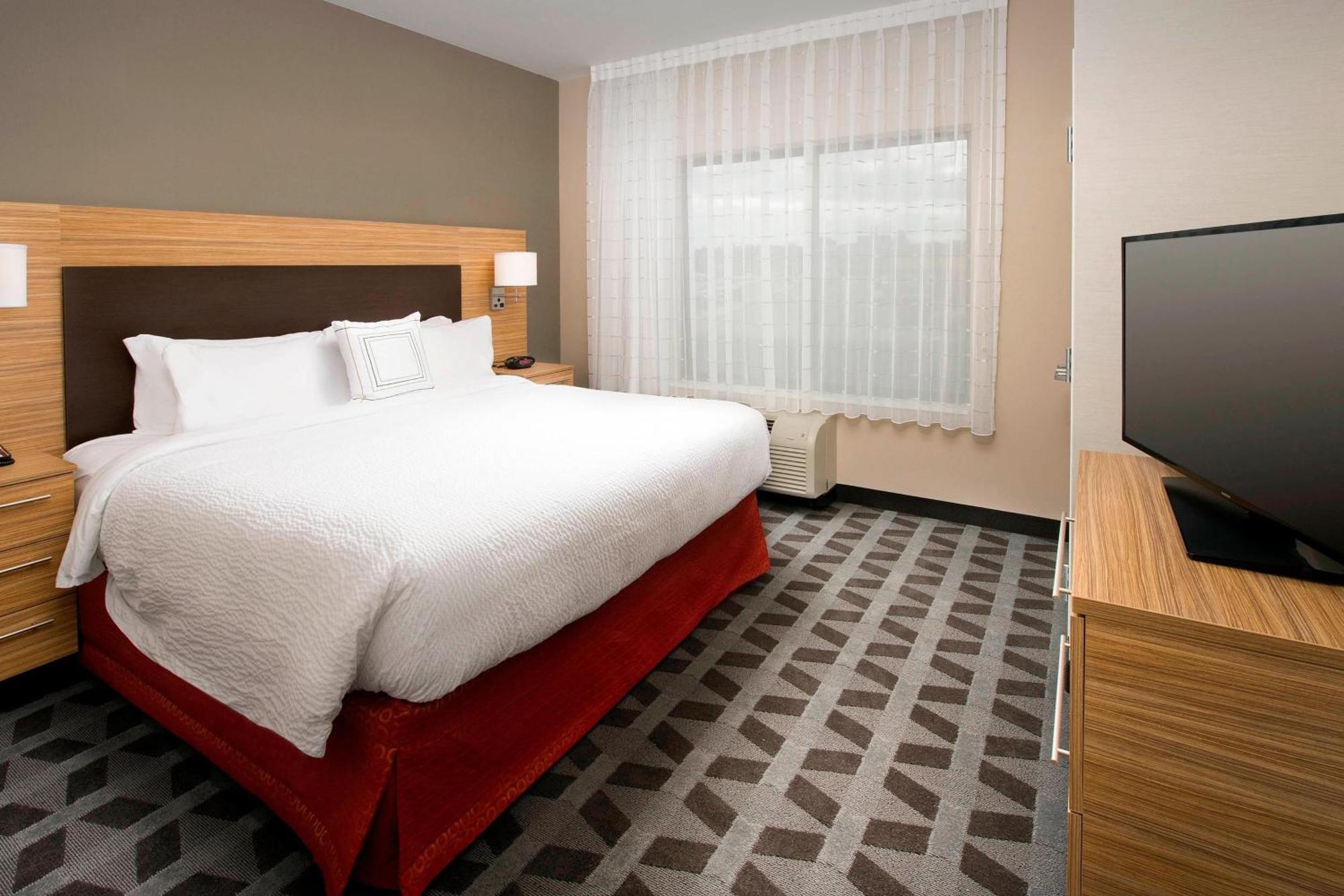 One-Bedroom King Suite