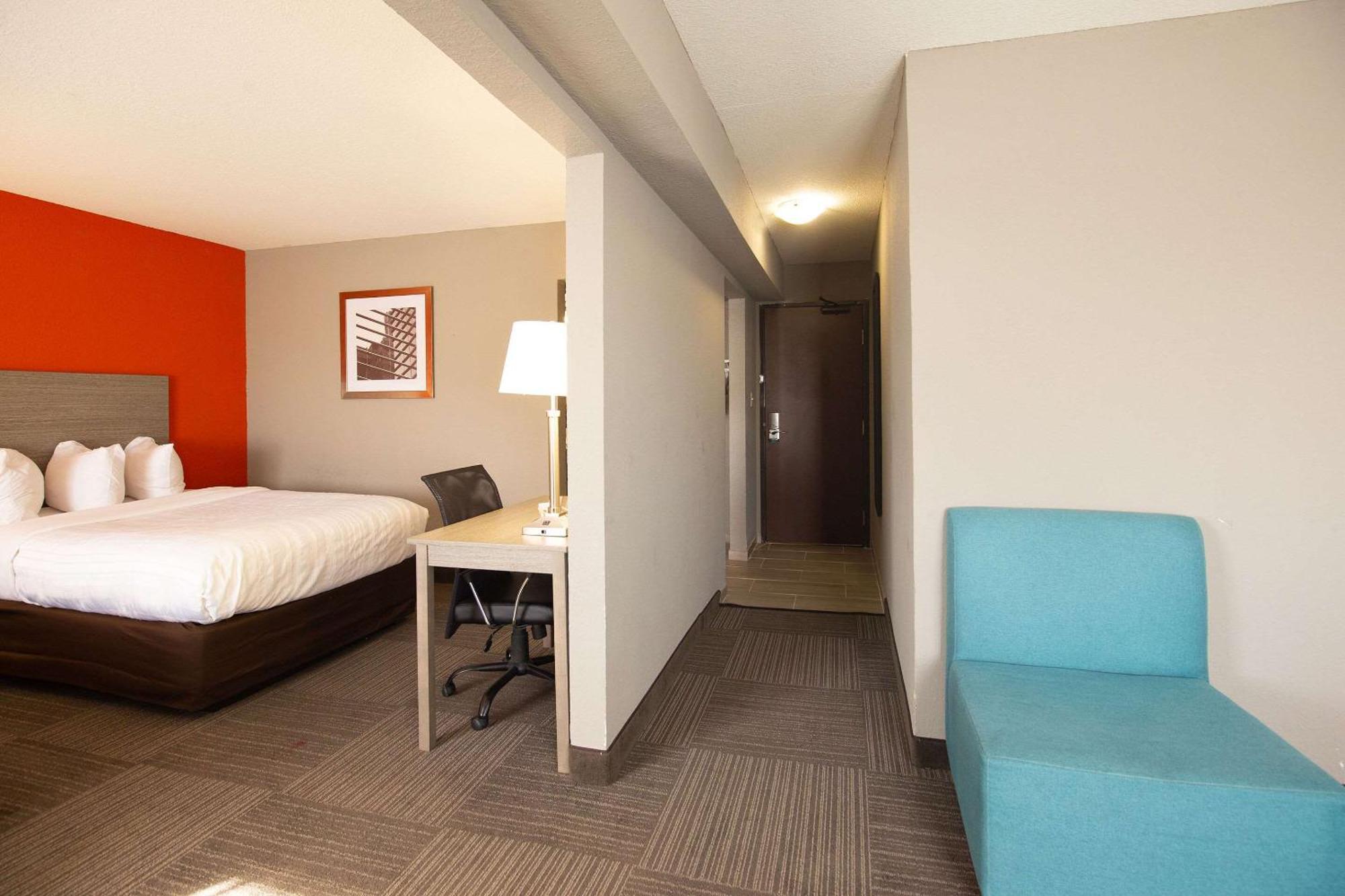 Suite with Two Double Beds - Non-Smoking