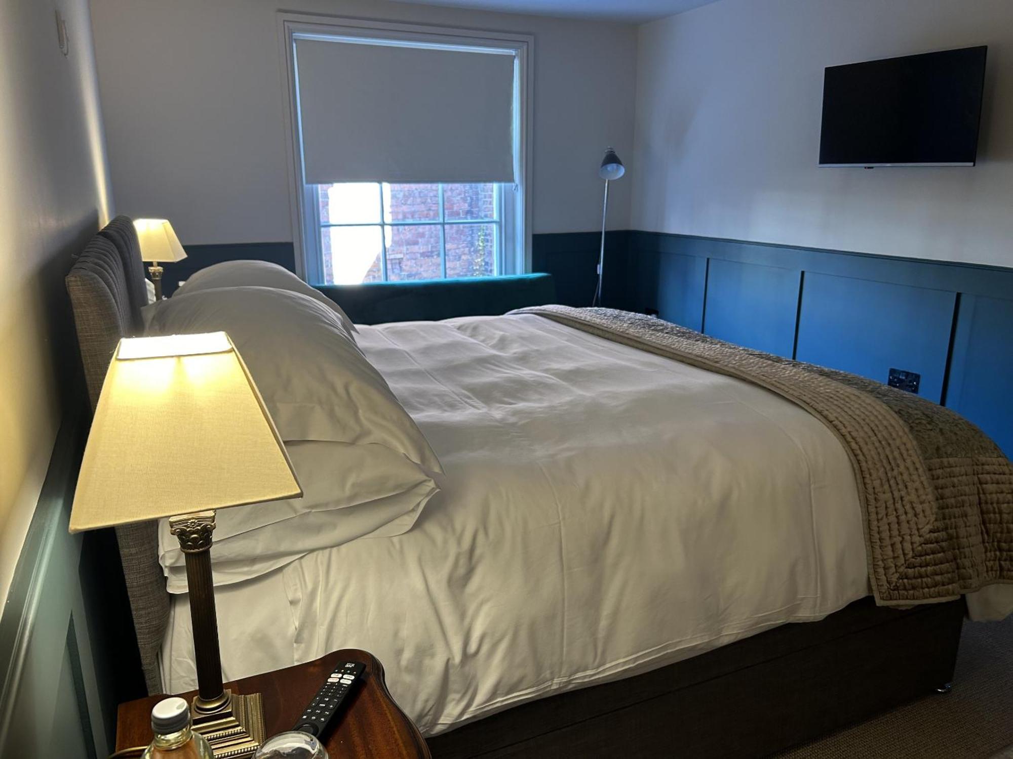 Deluxe King Room
