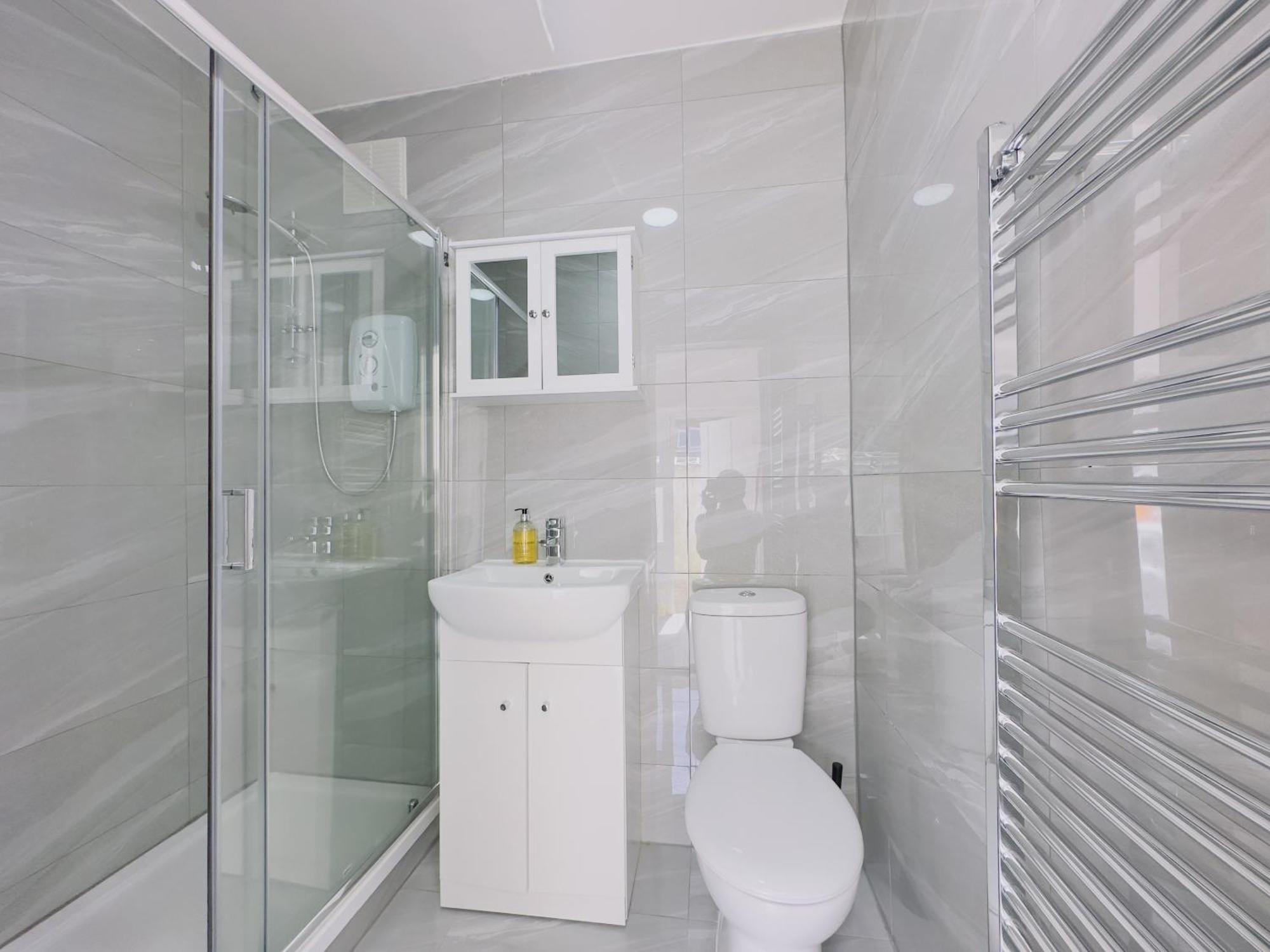 Tweepersoonskamer met Gedeelde Badkamer