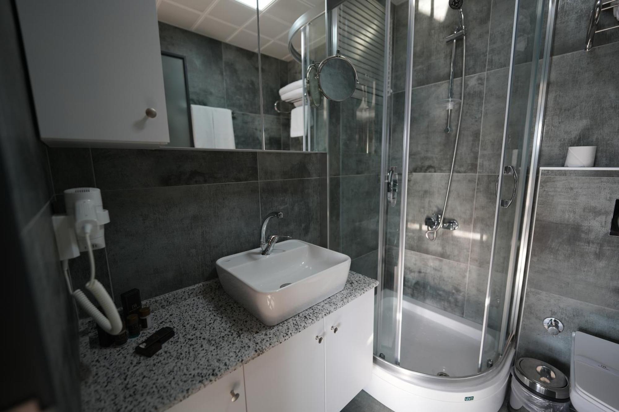 Deluxe Suite,1620282314:JPEG