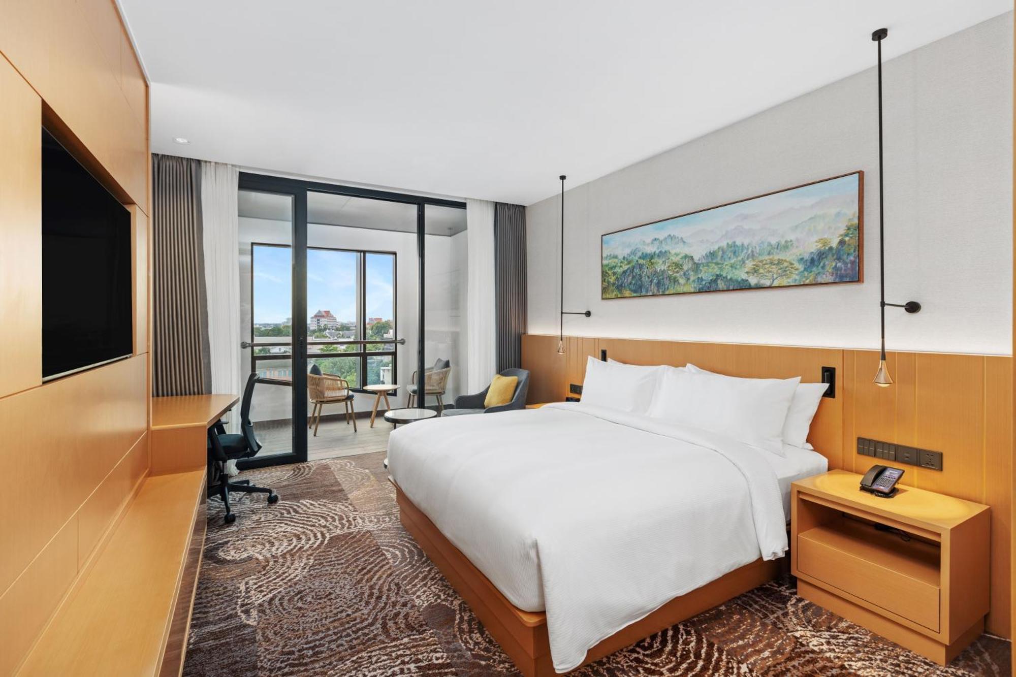 Executive King Room with Balcony