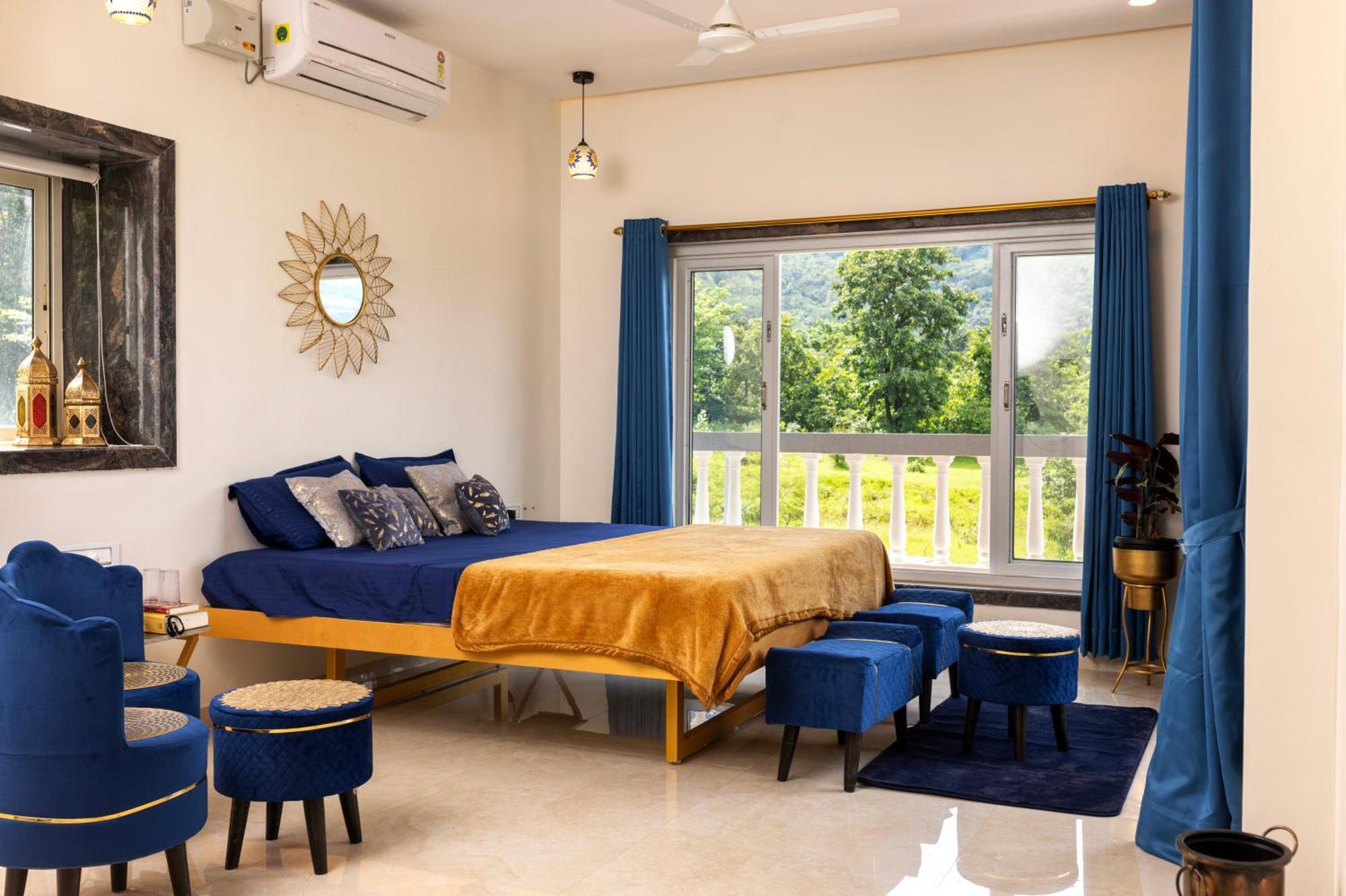 Deluxe Double or Twin Room with Mountain View