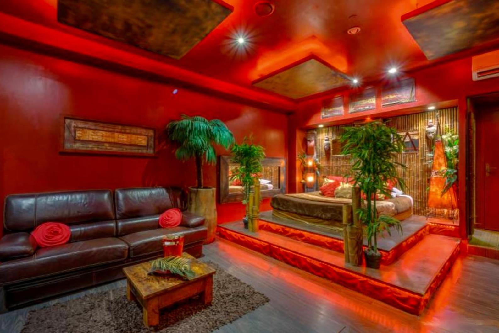 Suite with Hot Tub