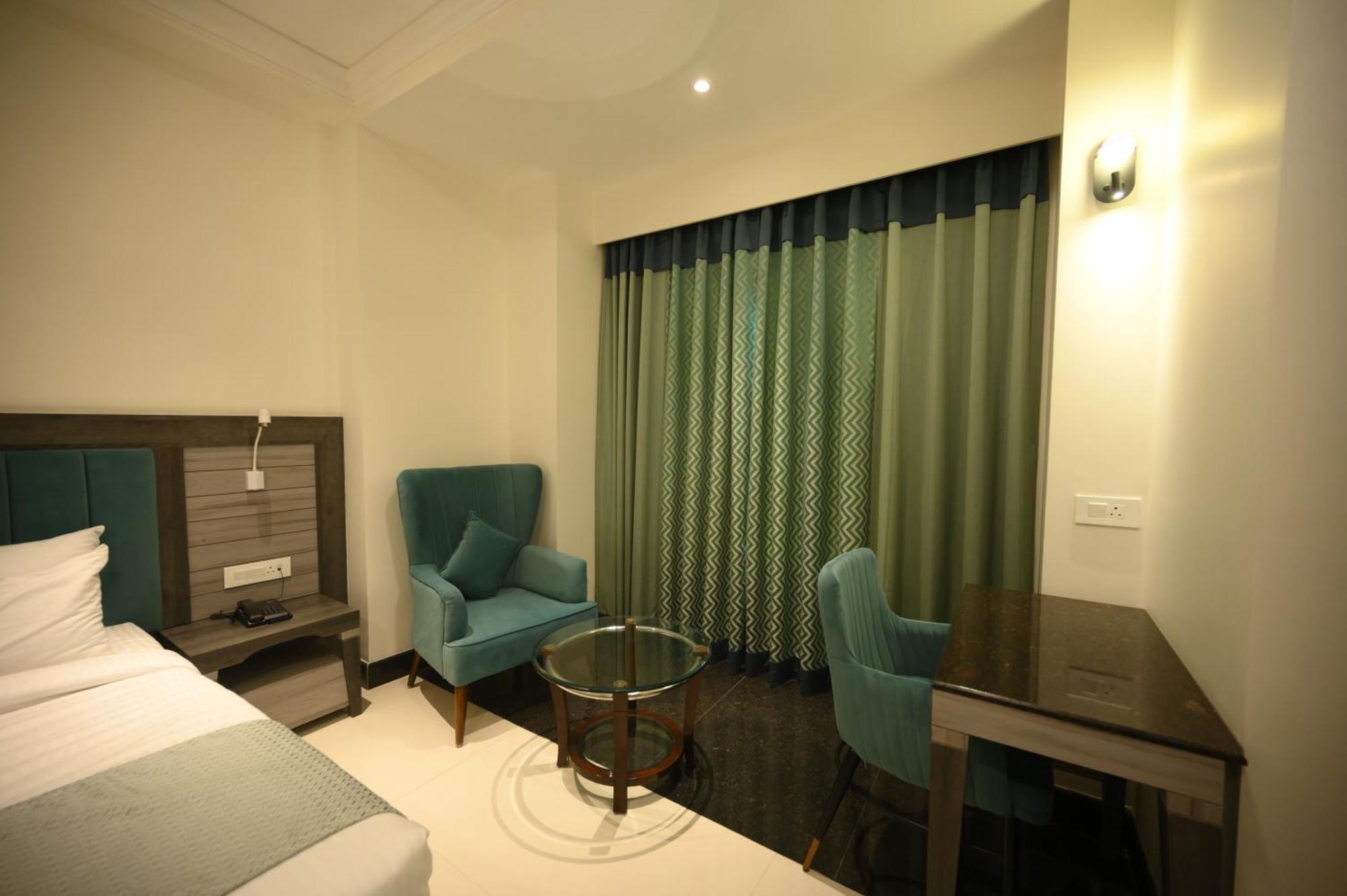 Deluxe Double or Twin Room