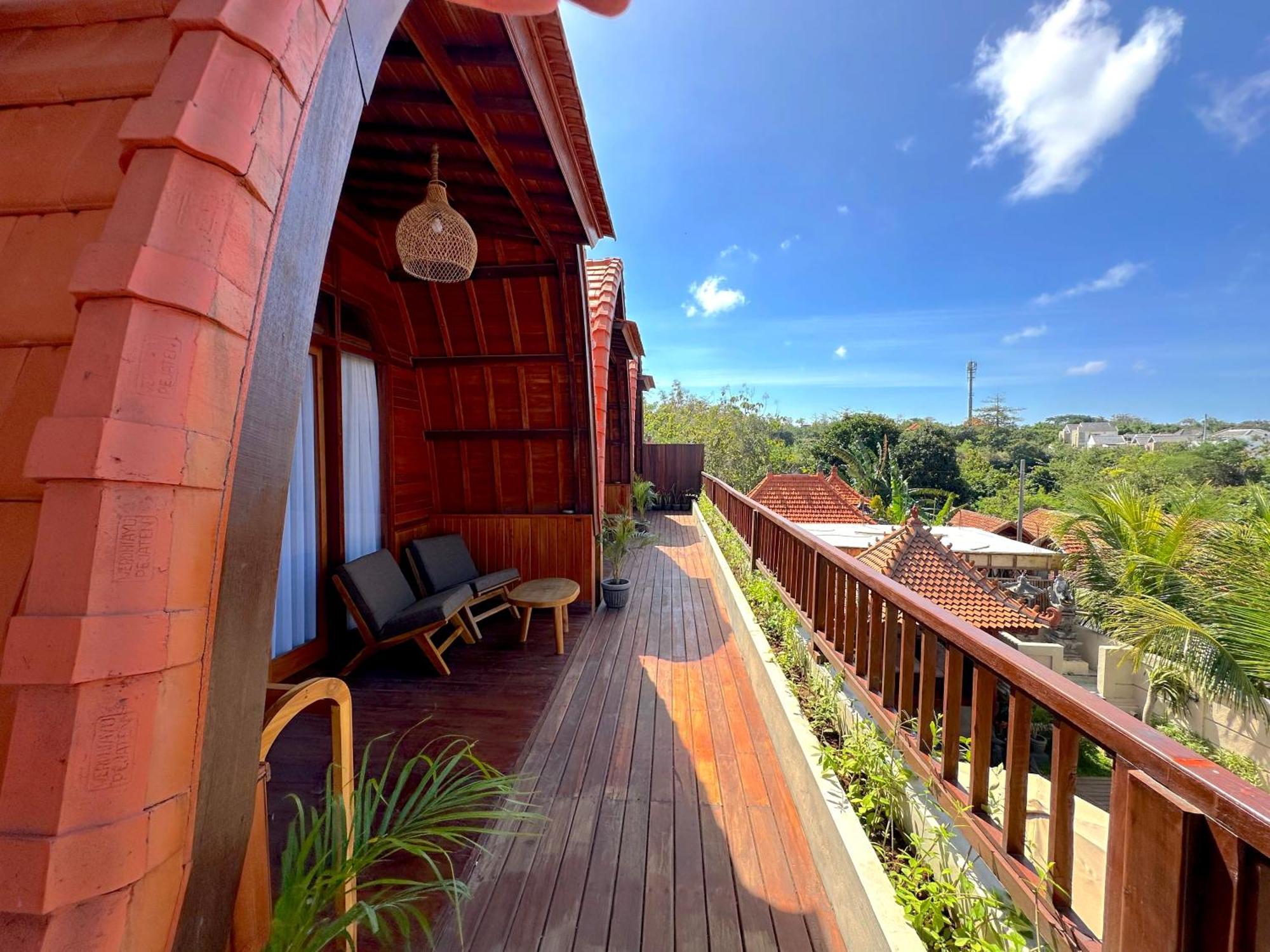 Kamar Double dengan Balkon