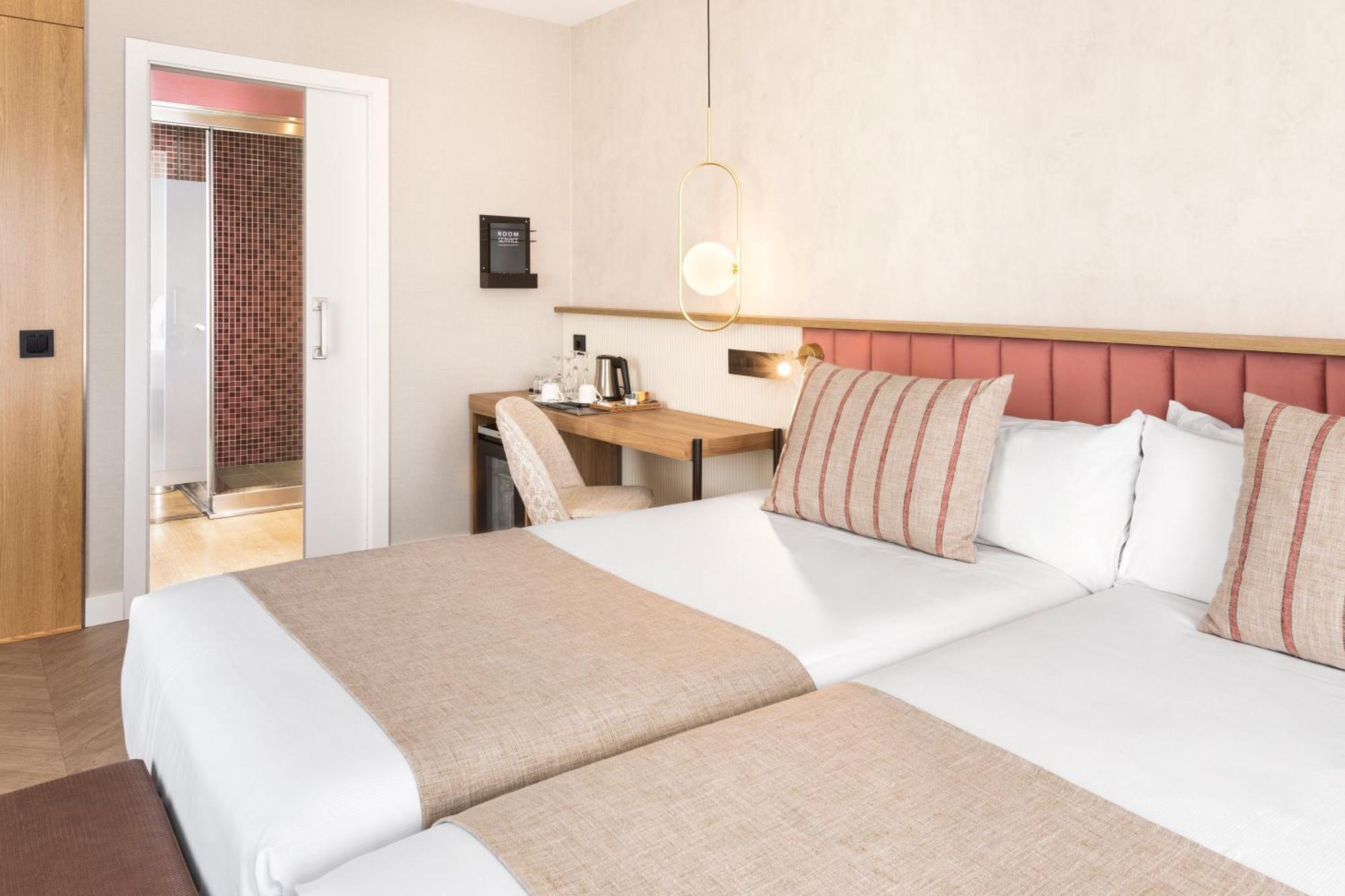 Chambre Double d'Angle - Vue sur Terrasse