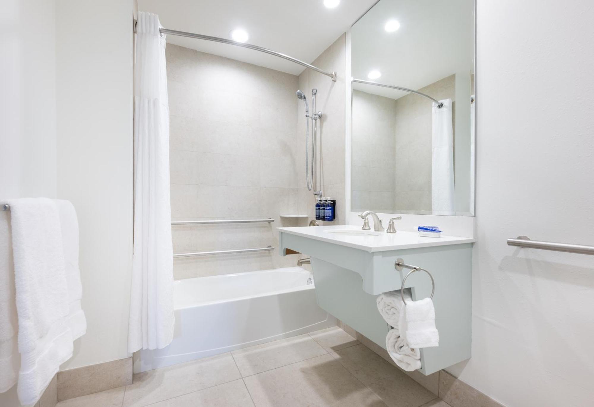 Cabaña nueva - 2 camas grandes - Junto a la piscina - Adaptada para personas con discapacidad auditiva