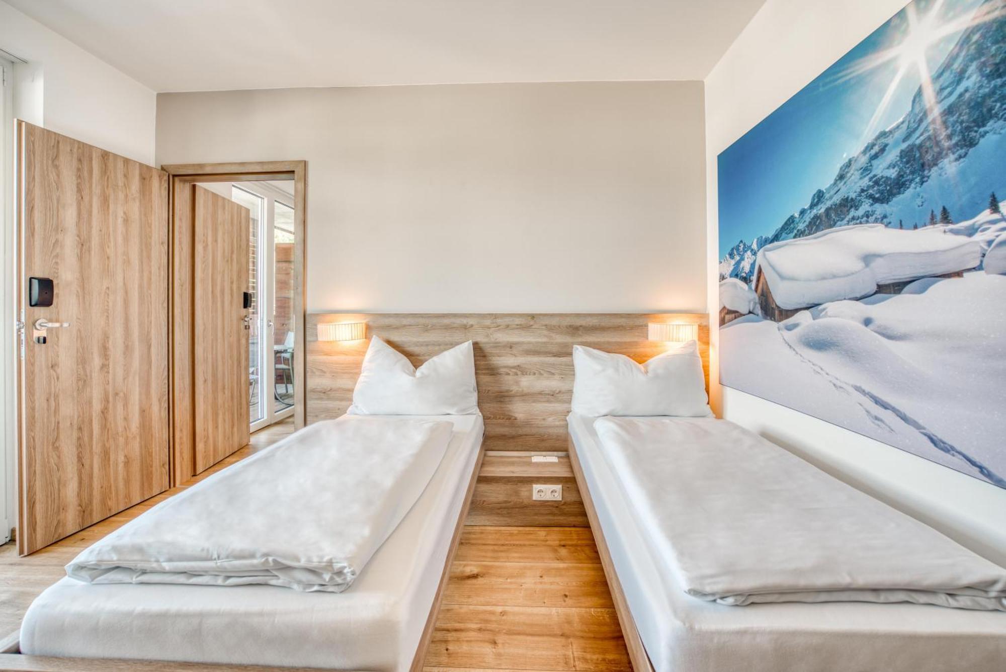 Familienzimmer mit Balkon (2 Erwachsene + 2 Kinder)