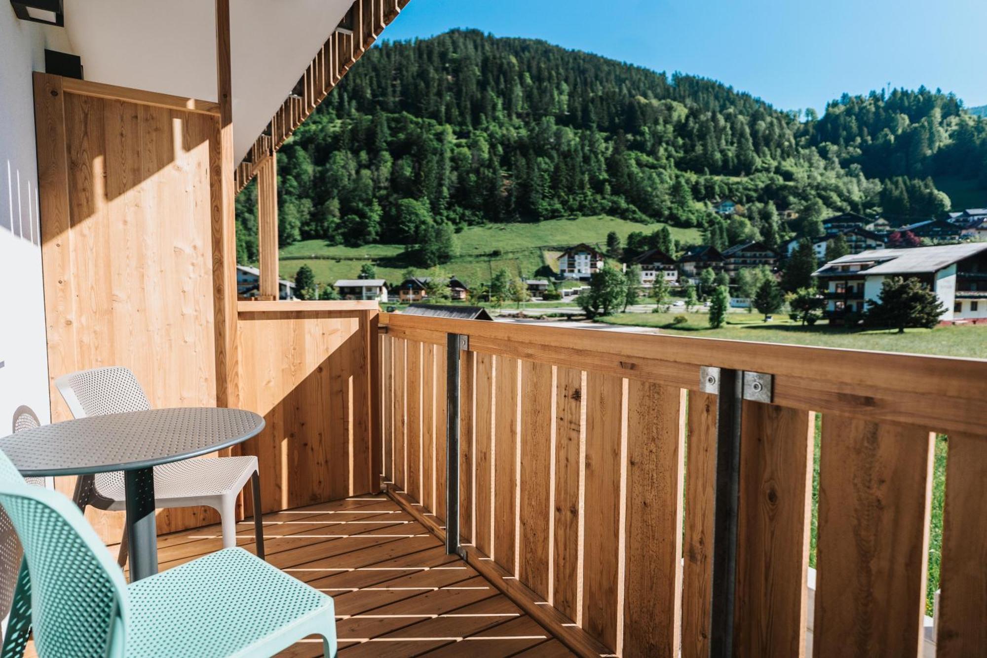 Family Room with Balcony (2 Adults + 2 Children)