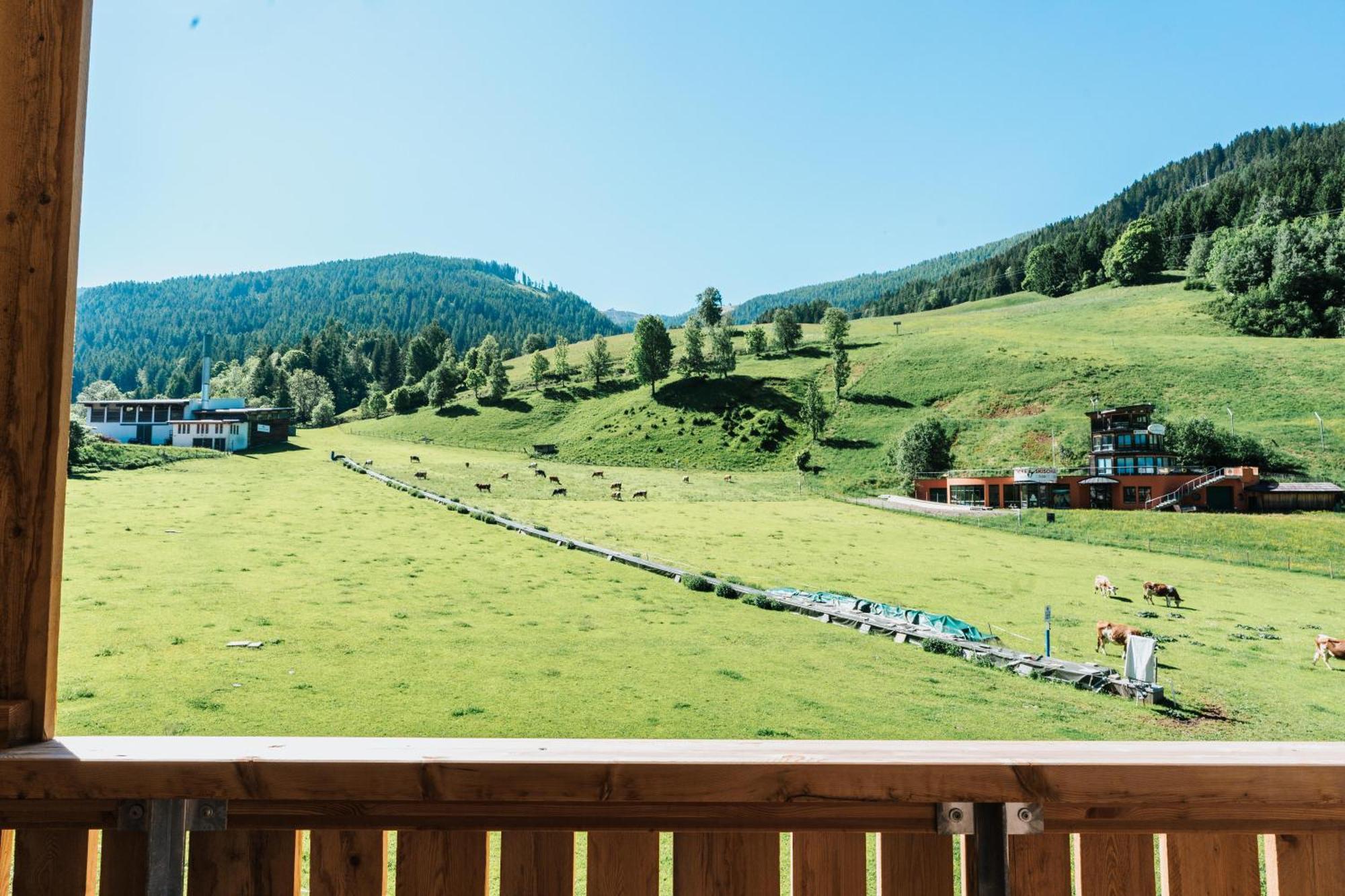 Familienzimmer mit Bergblick