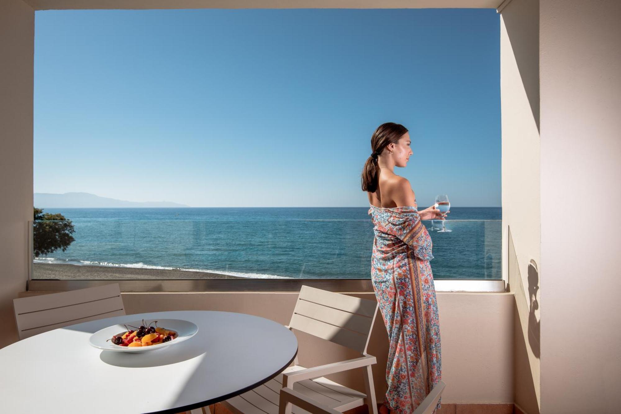 Premium One-bedroom Sea View Suite