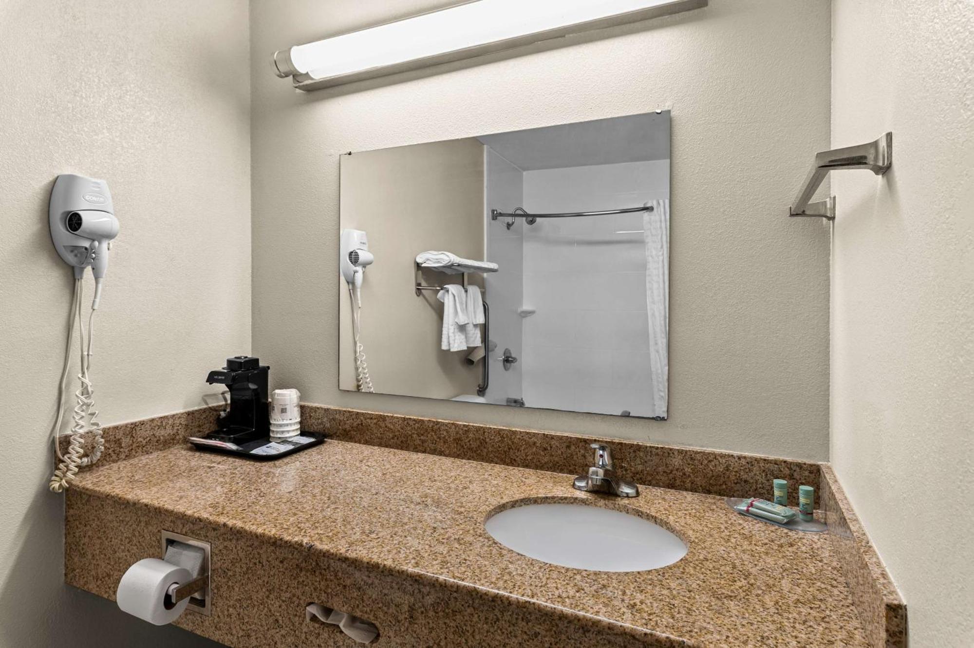 King Room with Spa Bath - Non-Smoking