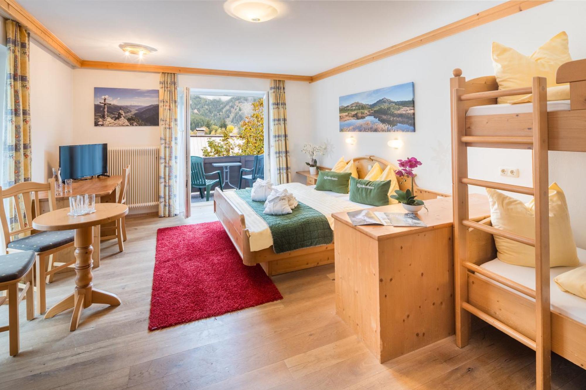 Familienzimmer (2 Erwachsene + 2 Kinder)