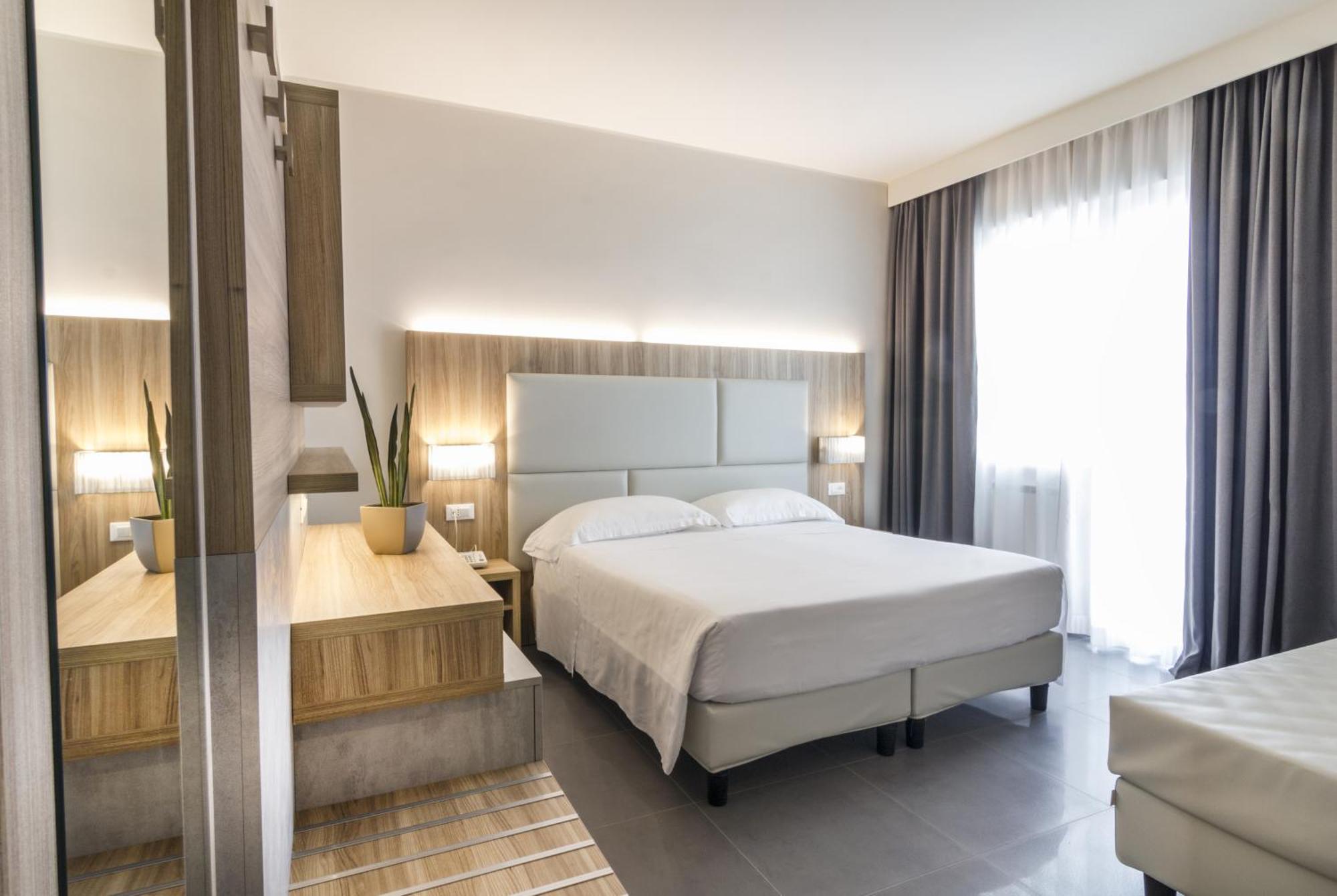 Deluxe Double Room with Sea View