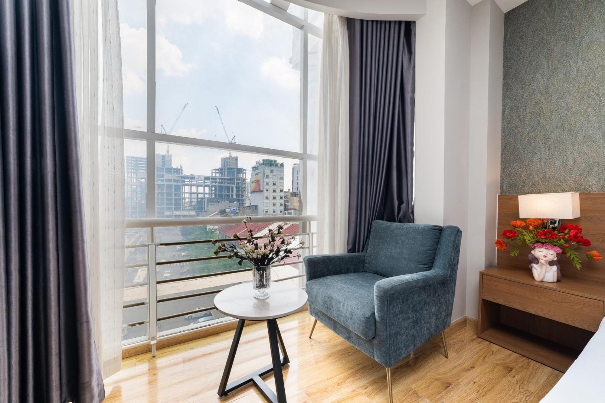 Galaxy Double View Ben Thanh Market