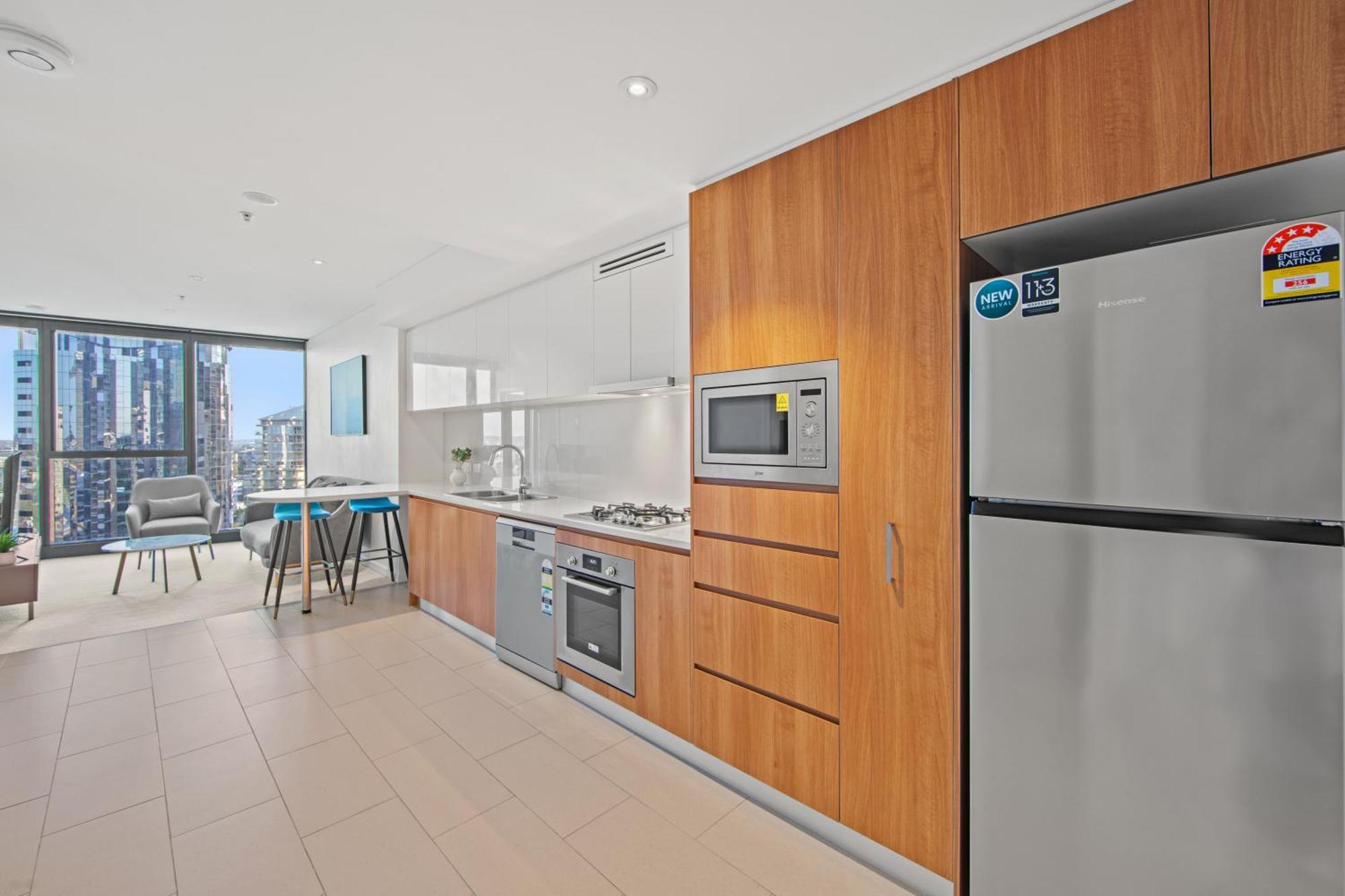 Two Bedroom One Bathroom Compact City View Apartment,1621003520:JPEG