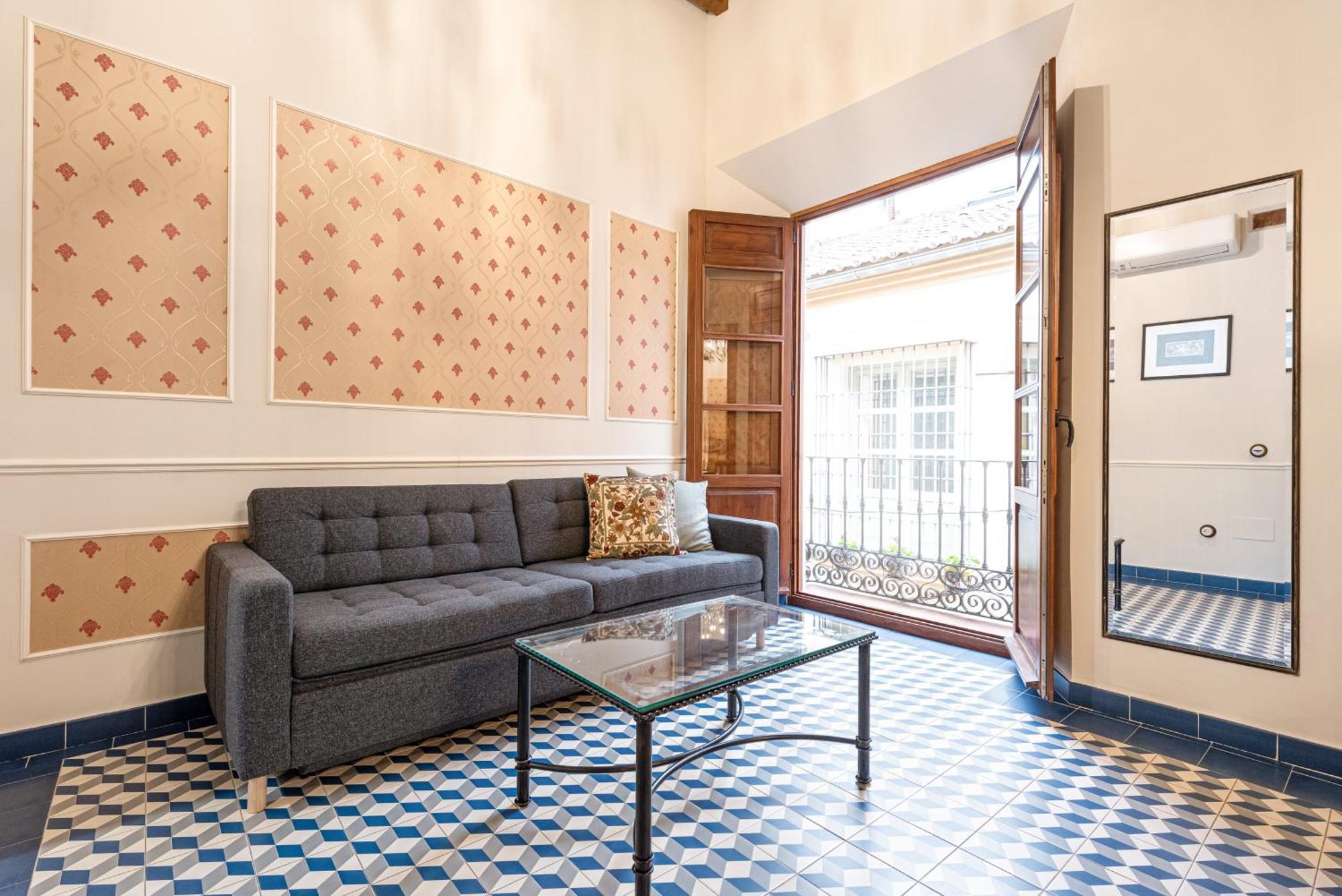 Apartamento de 2 dormitorios con vistas a la calle