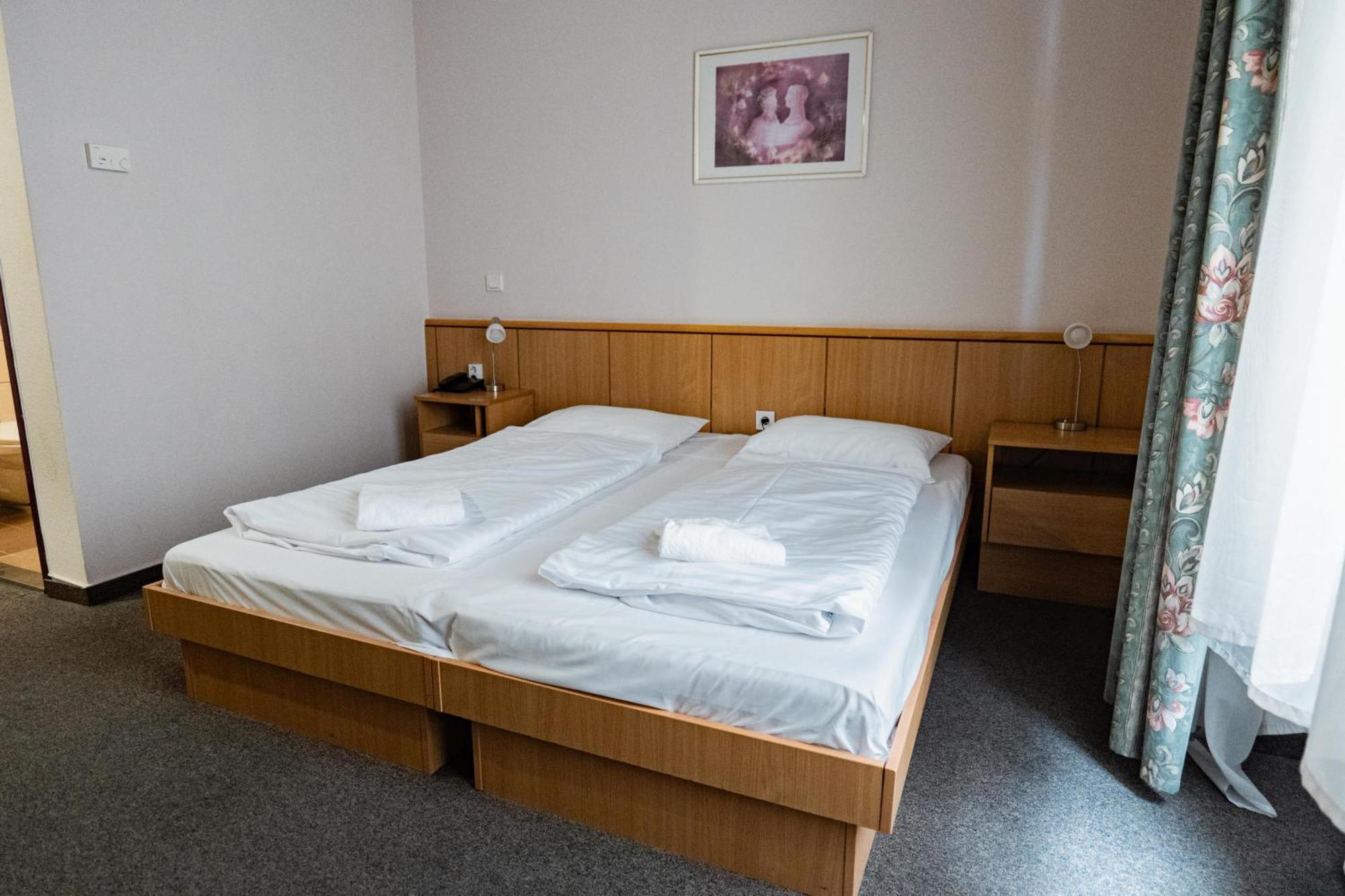 Economy Double or Twin Room,1621406660:JPEG