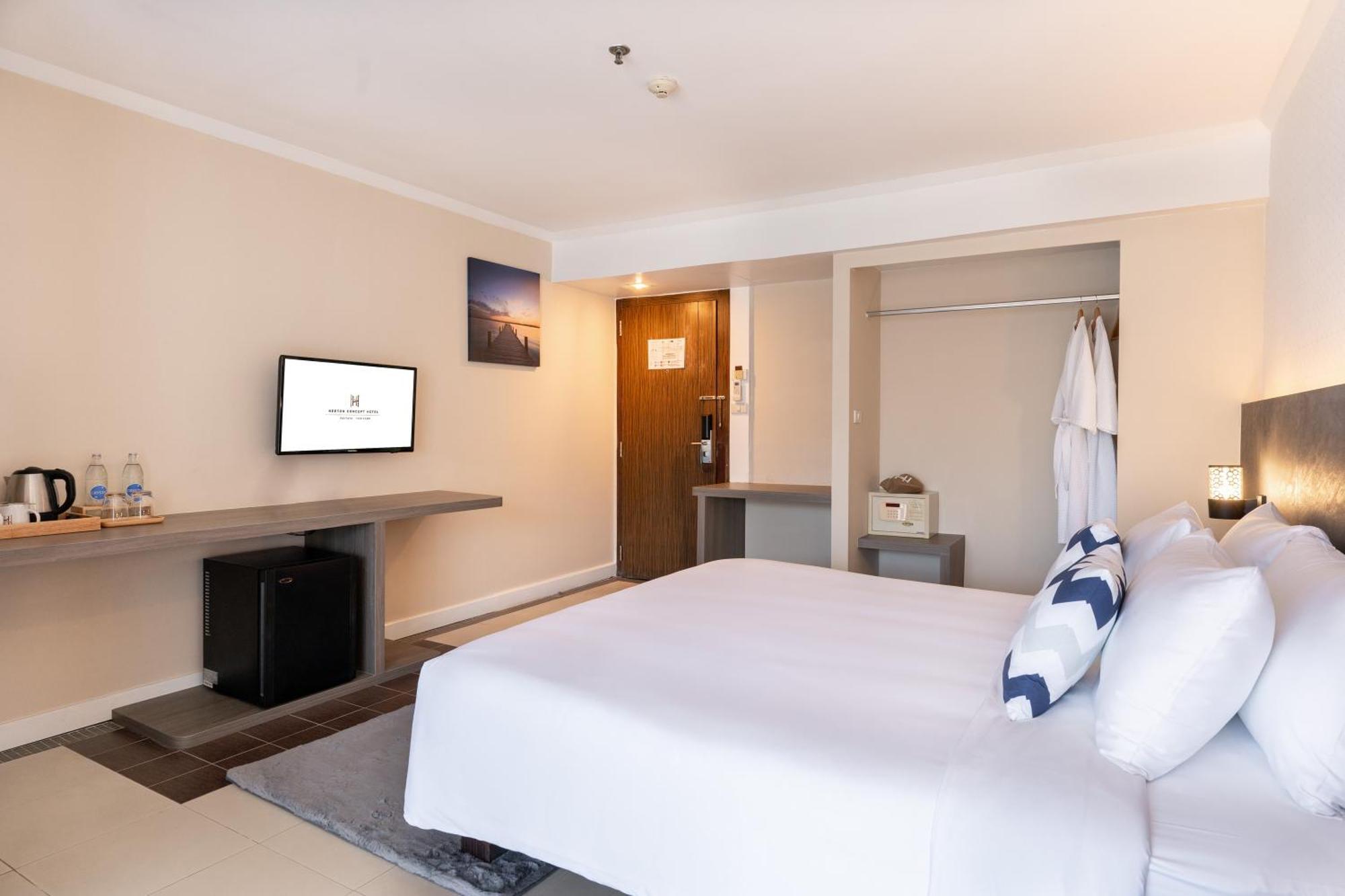 Deluxe Double Room with Balcony