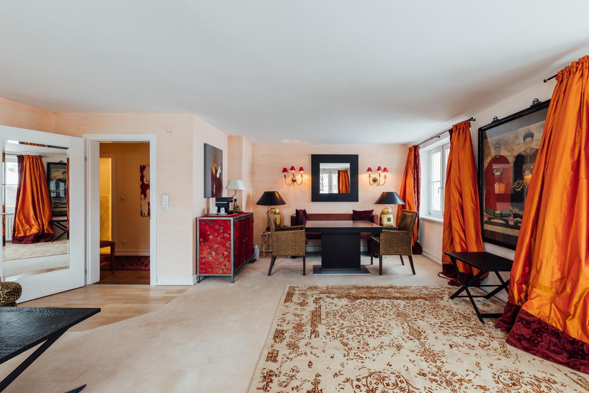 Family Suite (2 Adults + 2 Children)