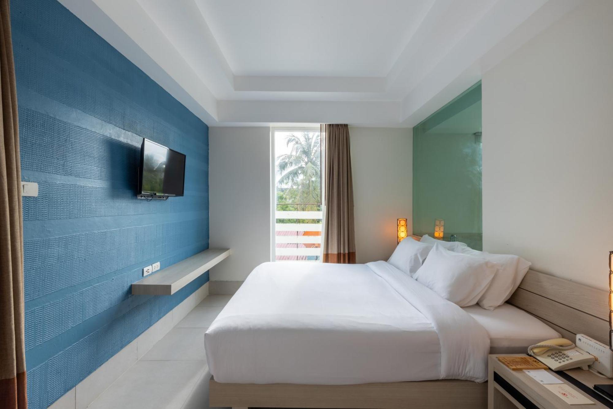 Moon Deck Suite